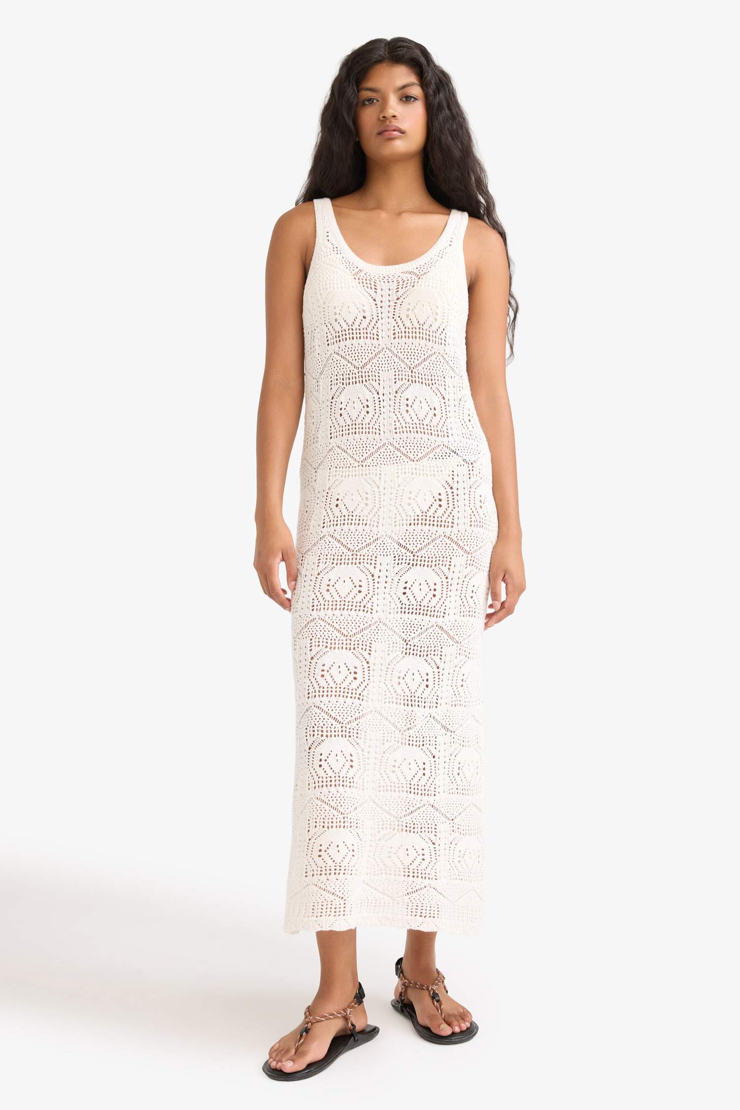 فستان سليم فيت قصة ضيقة وياخة مستديرة