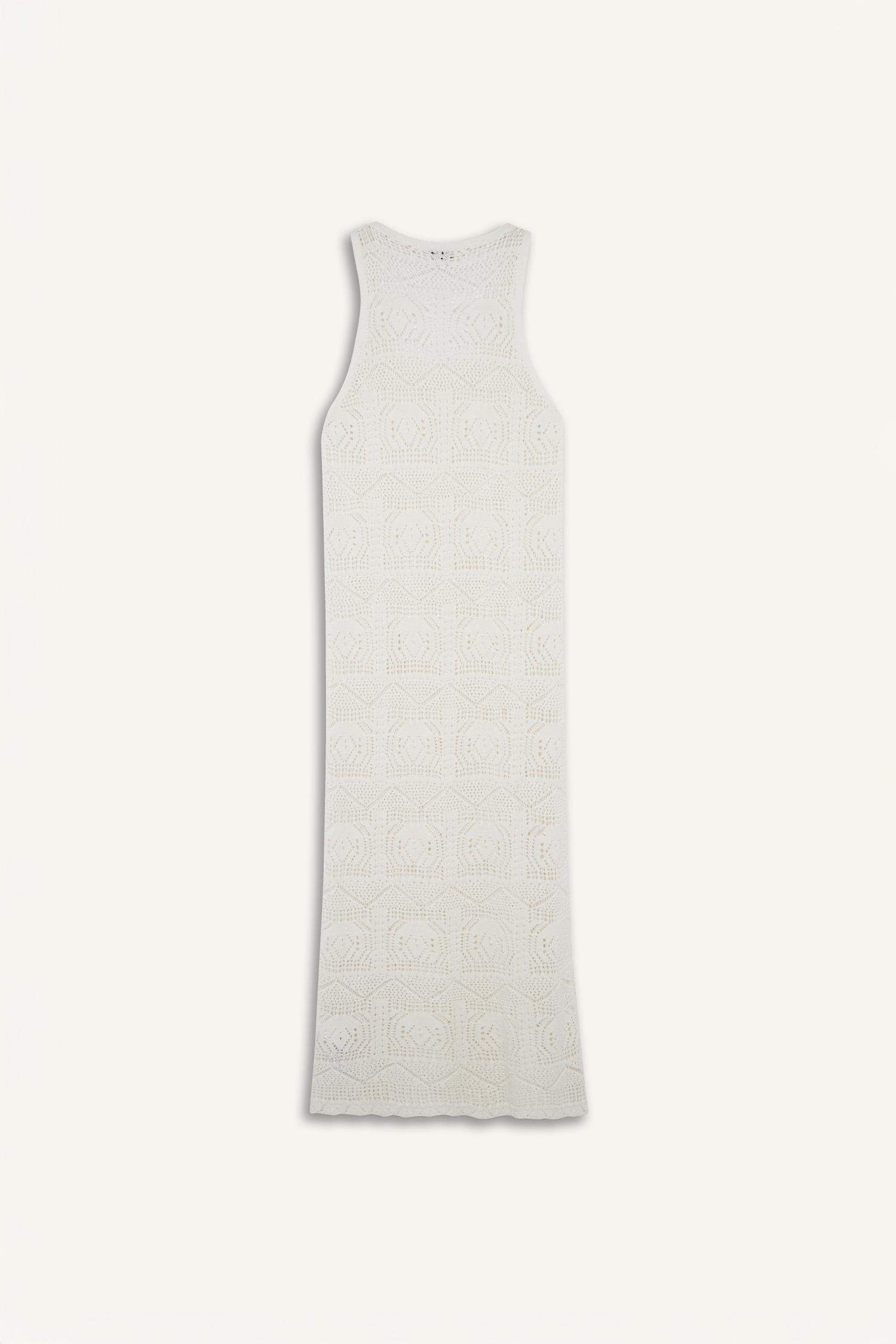 فستان سليم فيت قصة ضيقة وياخة مستديرة