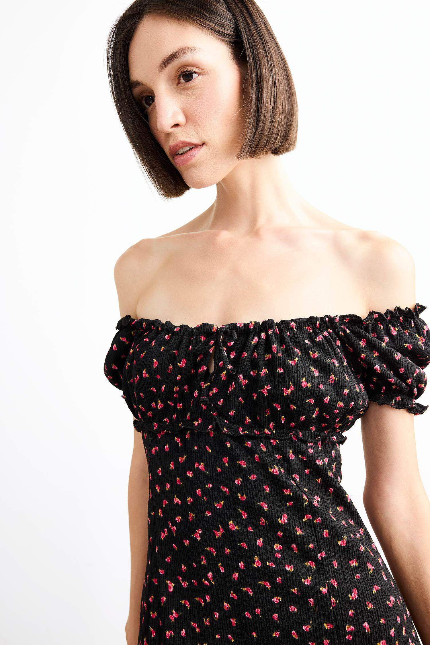 فستان قصير فلورال منسوج بقصة A ردن عريض