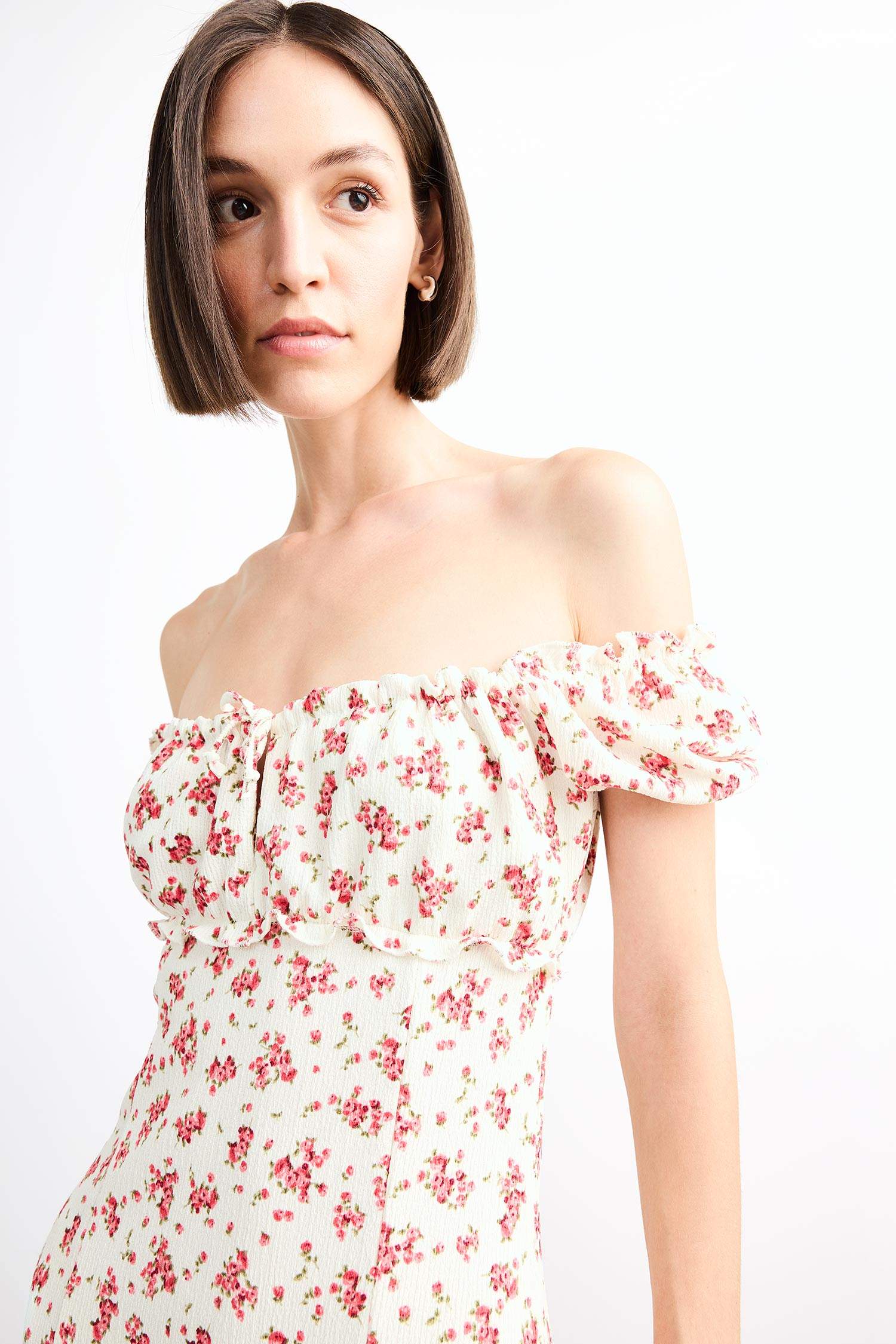 فستان قصير فلورال منسوج بقصة A ردن عريض