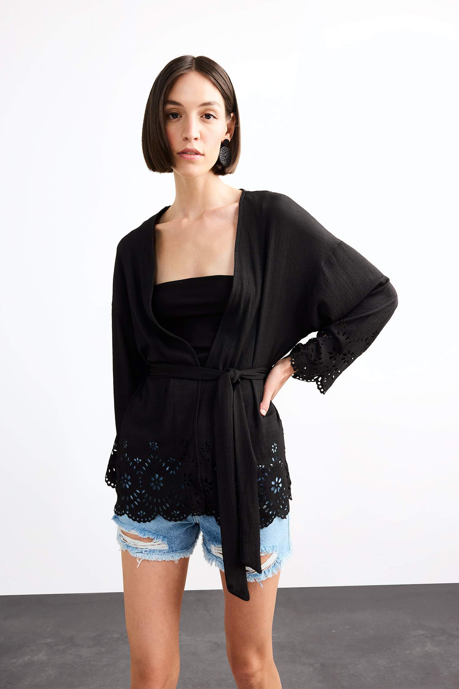 Fitted Bürümcük Brode Bağlamalı Uzun Kollu Bluz 