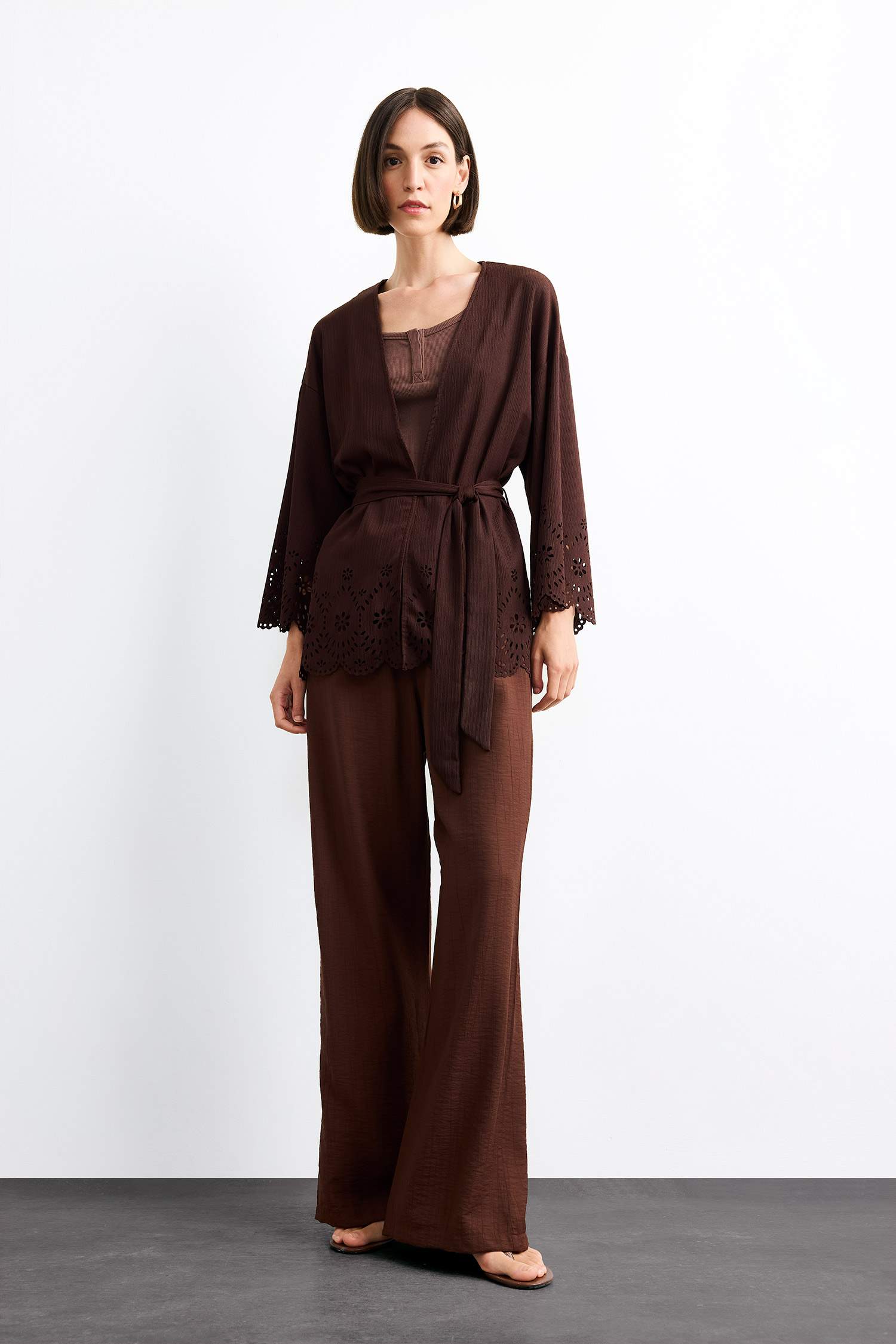 Fitted Bürümcük Brode Bağlamalı Uzun Kollu Bluz