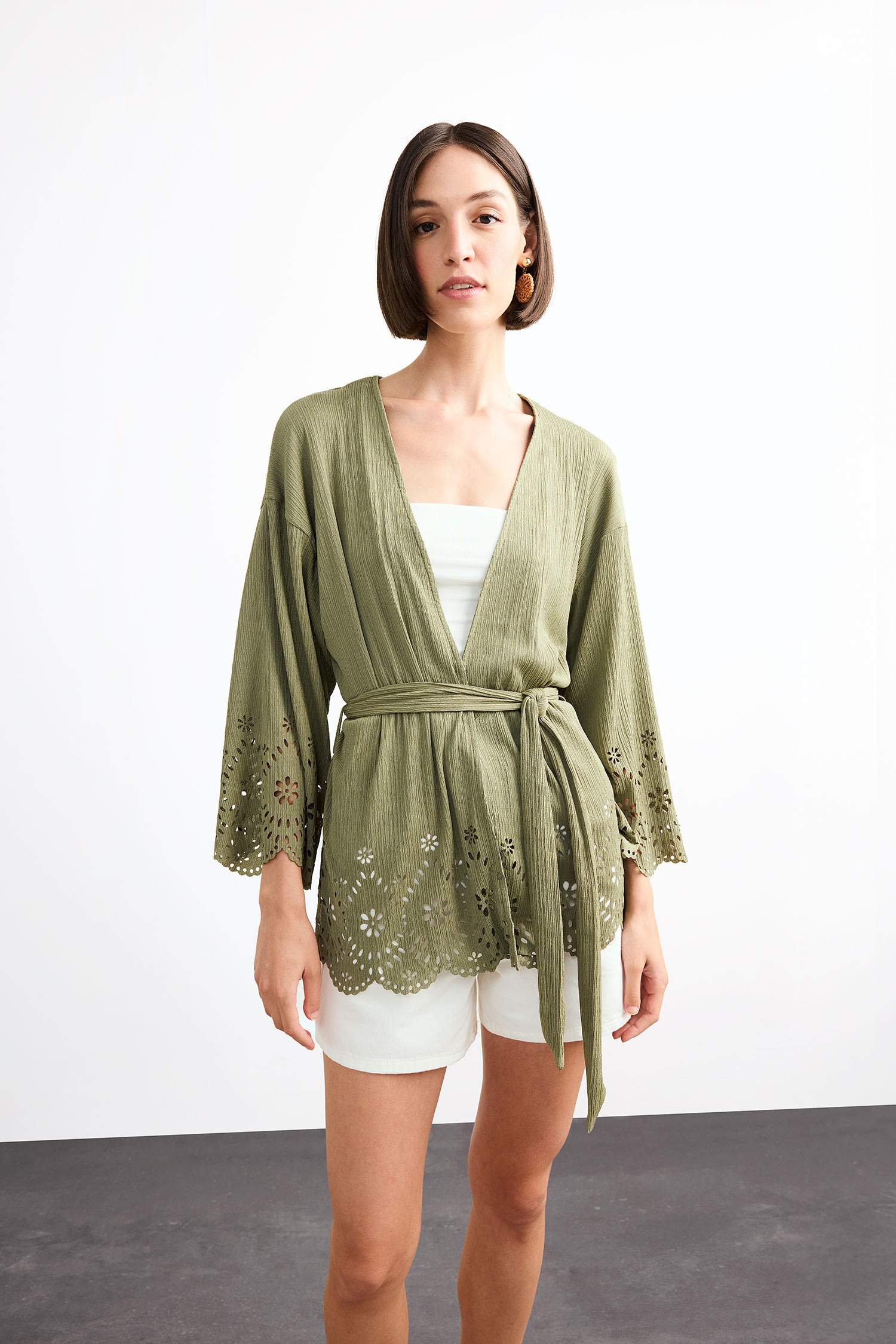 Fitted Bürümcük Brode Bağlamalı Uzun Kollu Bluz