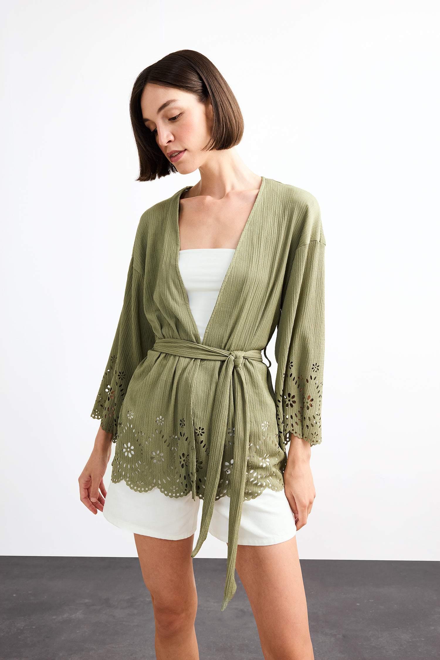 Fitted Bürümcük Brode Bağlamalı Uzun Kollu Bluz