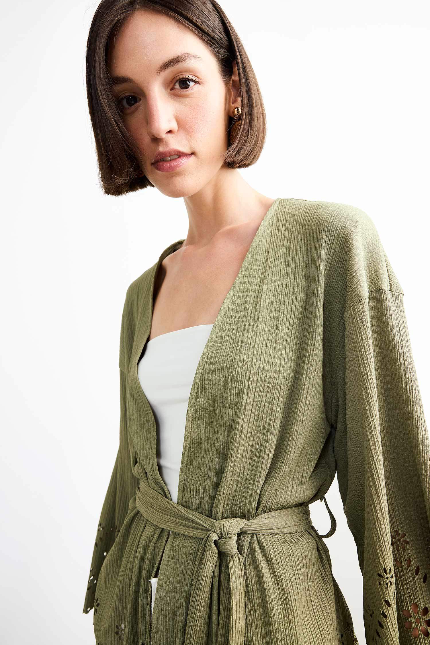 Fitted Bürümcük Brode Bağlamalı Uzun Kollu Bluz