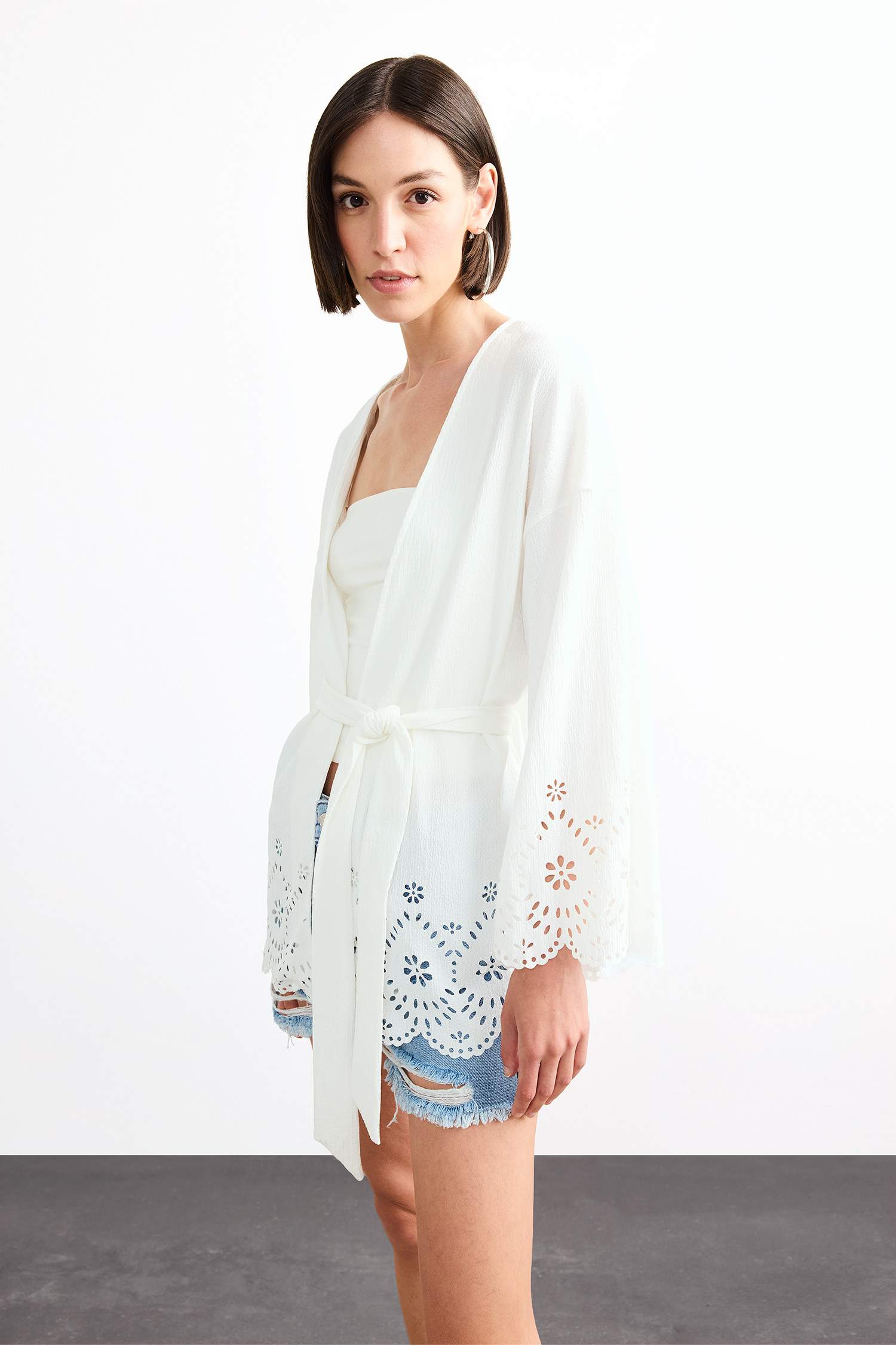 Fitted Bürümcük Brode Bağlamalı Uzun Kollu Bluz