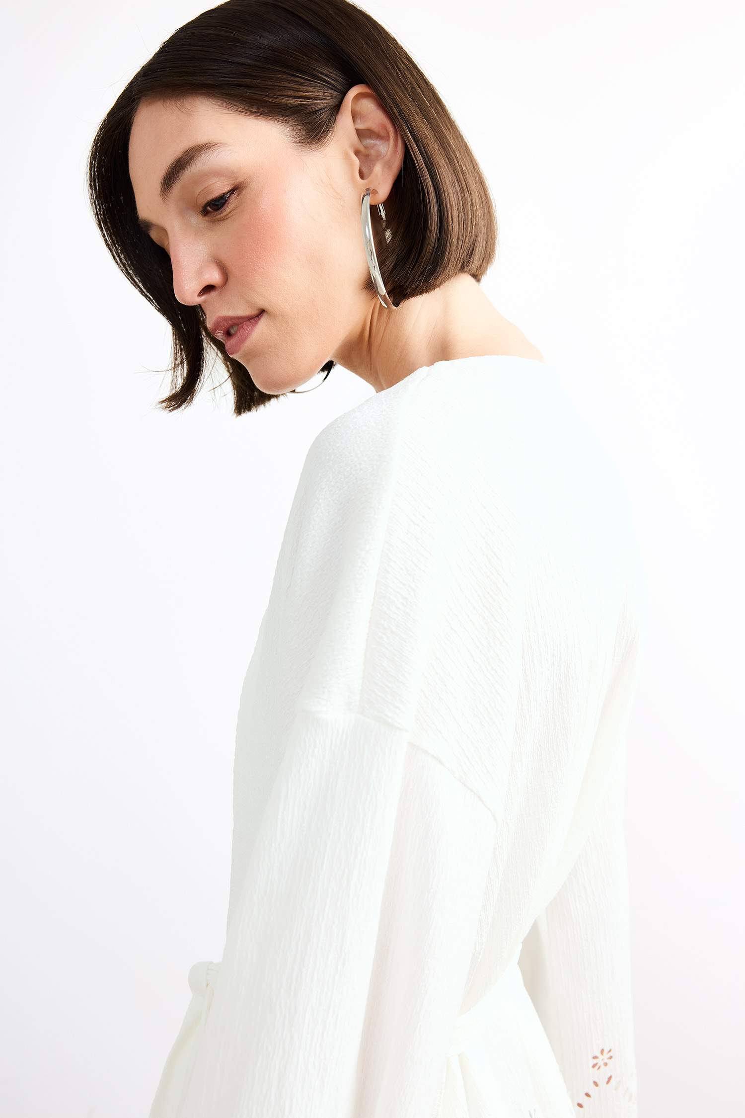 Fitted Bürümcük Brode Bağlamalı Uzun Kollu Bluz