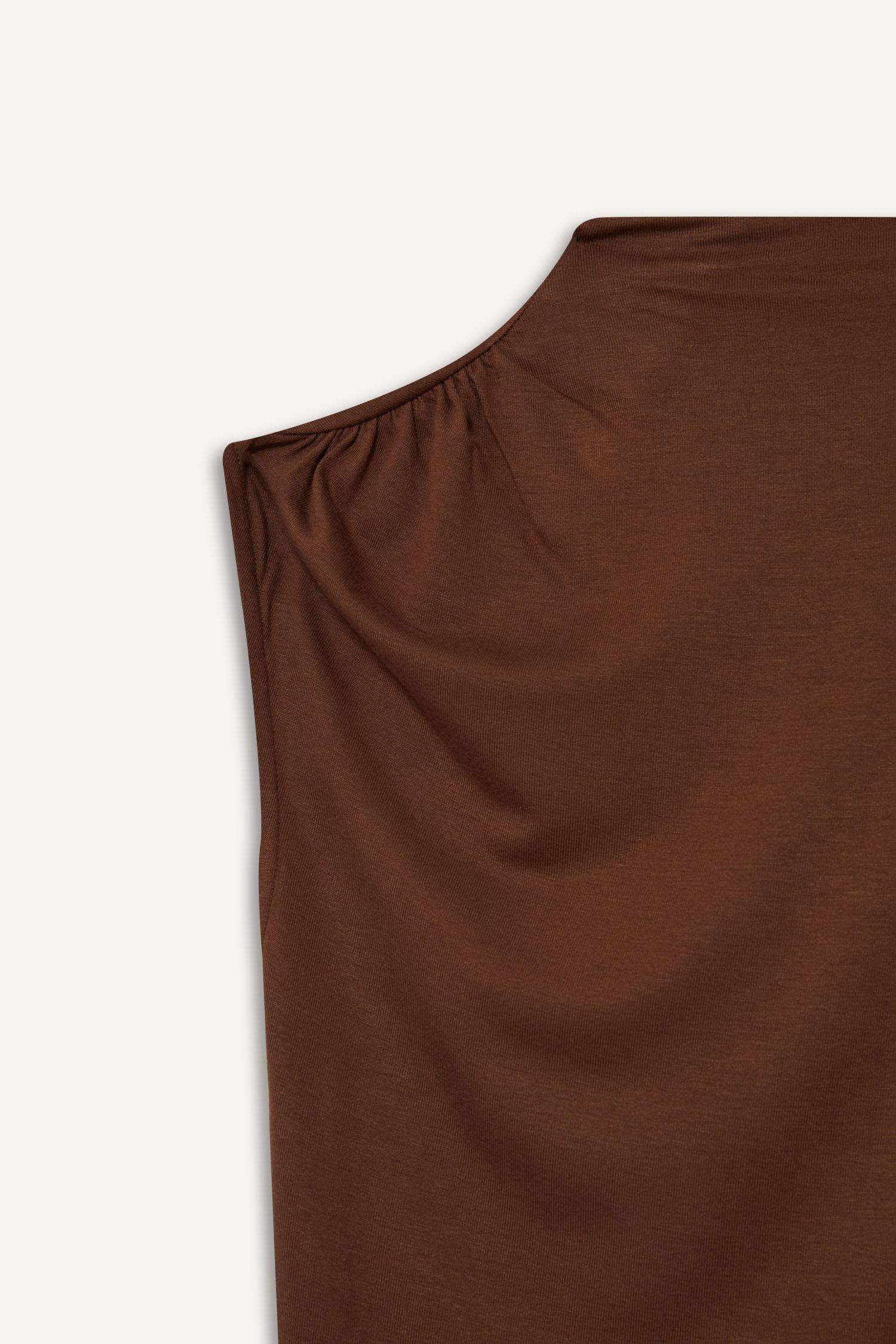 Slim Fit Dar Kesim Yarım Balıkçı Yaka Çıtçıtlı Body