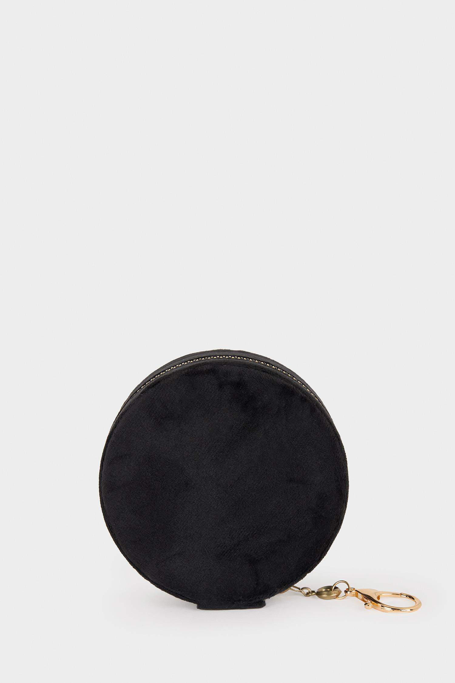 Kadın Siyah Takı Kutusu