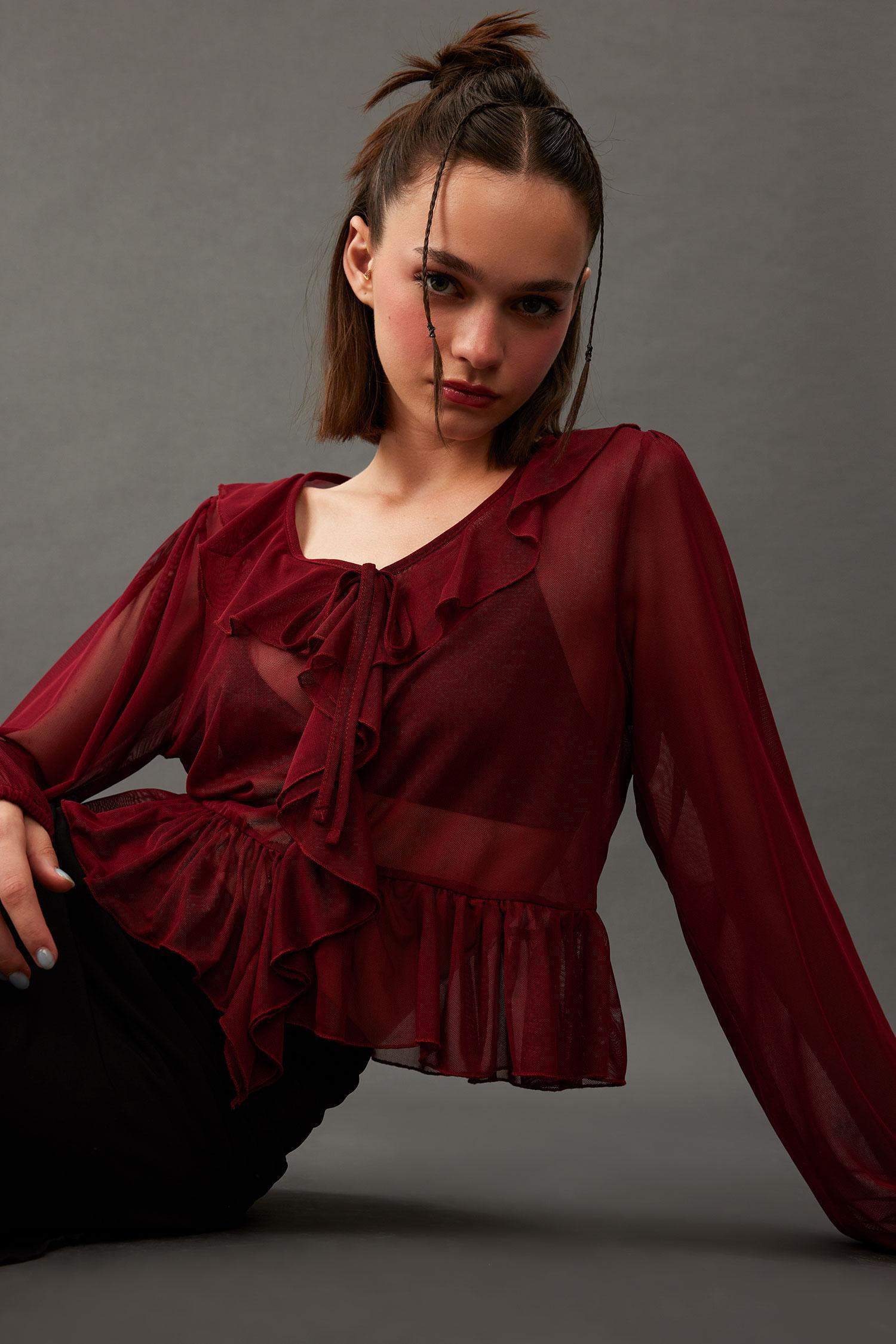 V Yaka Şifon Volanlı Uzun Kollu Bluz