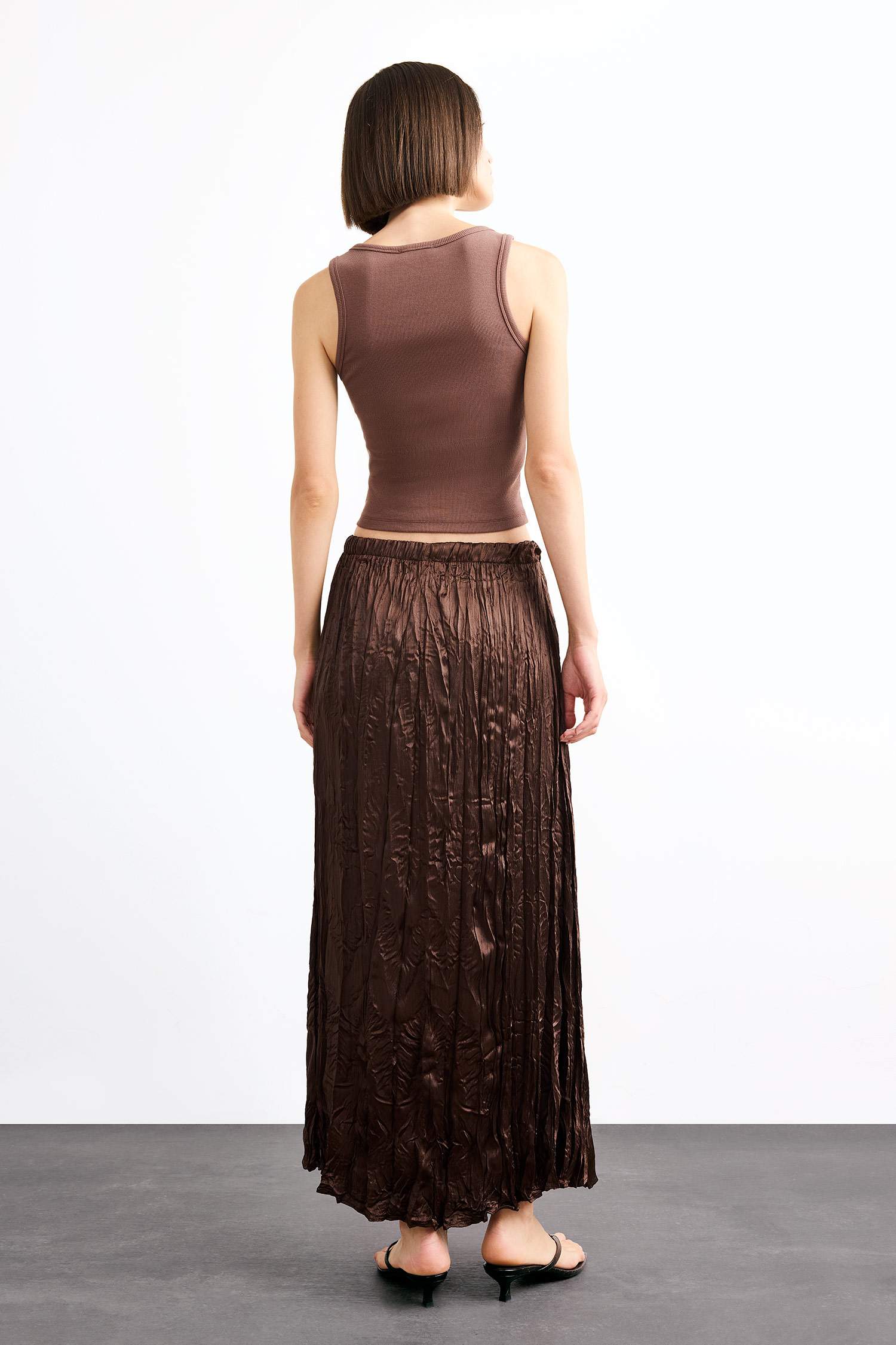 تنورة طويلة ستان قصة مريحة وخصر مطاطي