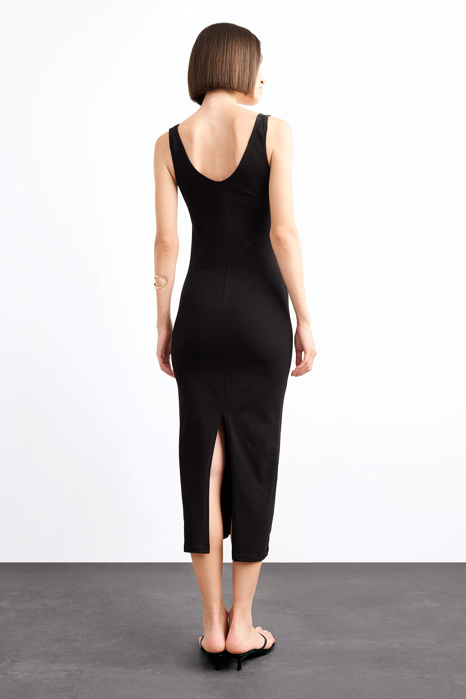 V Yaka Kolsuz Midi Elbise