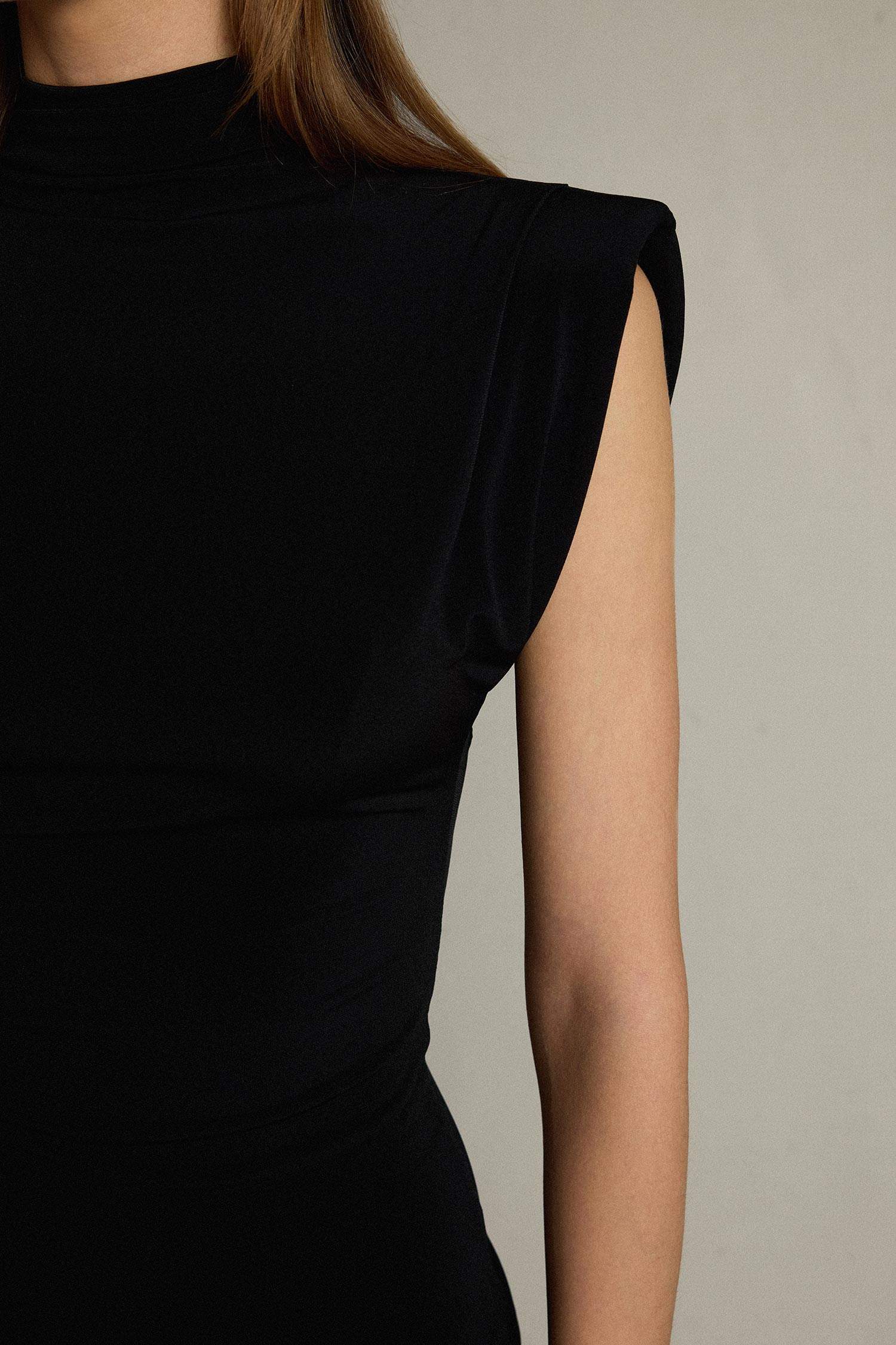 Fitted Dik Yaka Kolsuz Midi Elbise