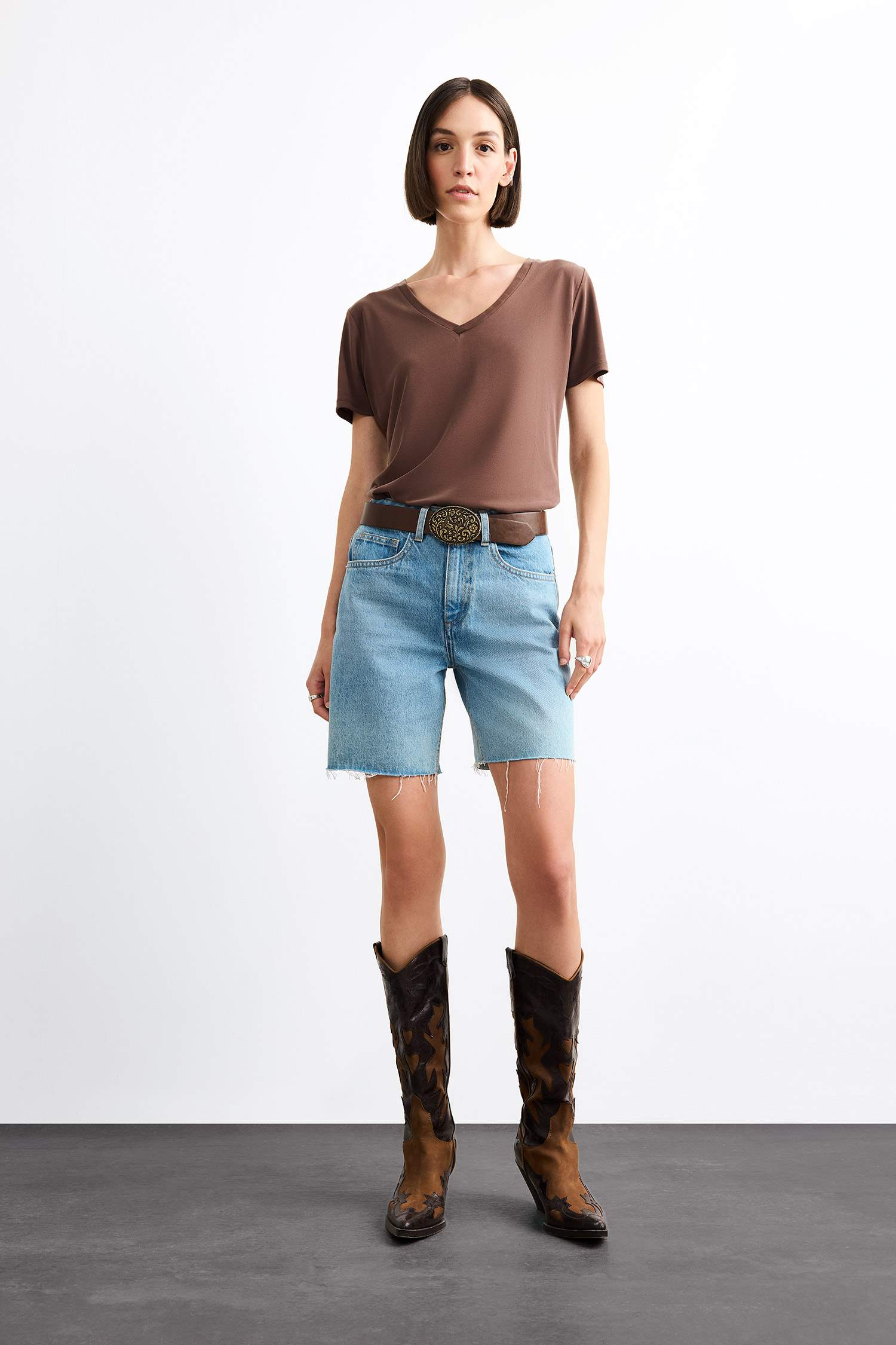 تيشيرت نص ردن محبوك بياخة V