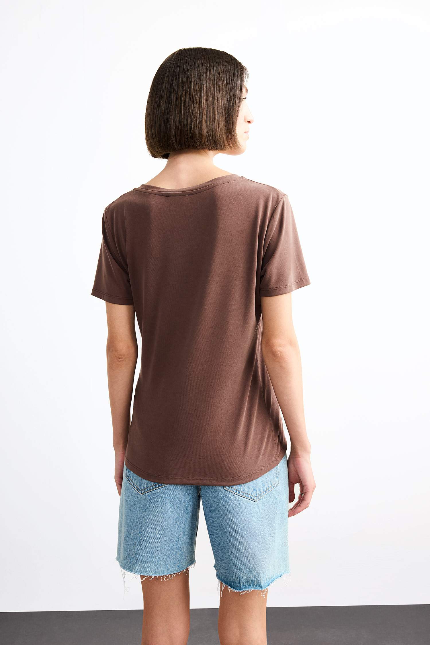 تيشيرت نص ردن محبوك بياخة V