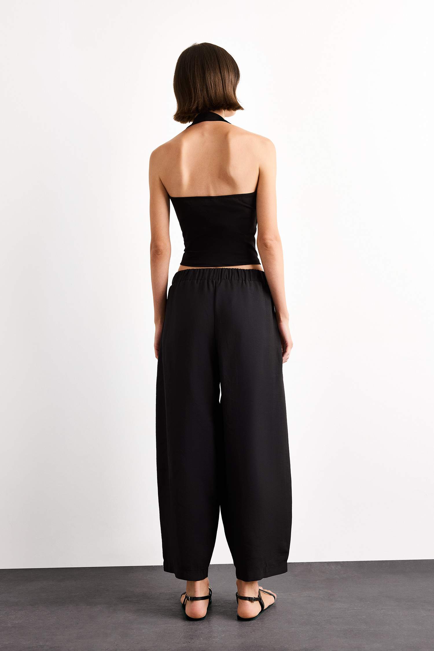 Relax Fit Beli Lastikli Düz Paça Bilek Boy Pantolon