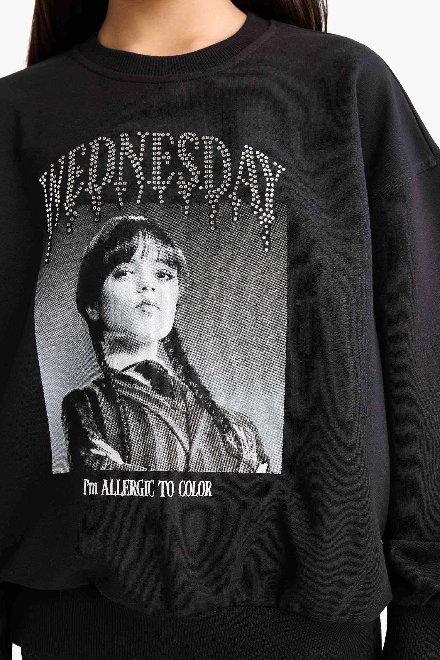 Girl Wednesday Oversize Fit Crew Neck Sweatshirt
