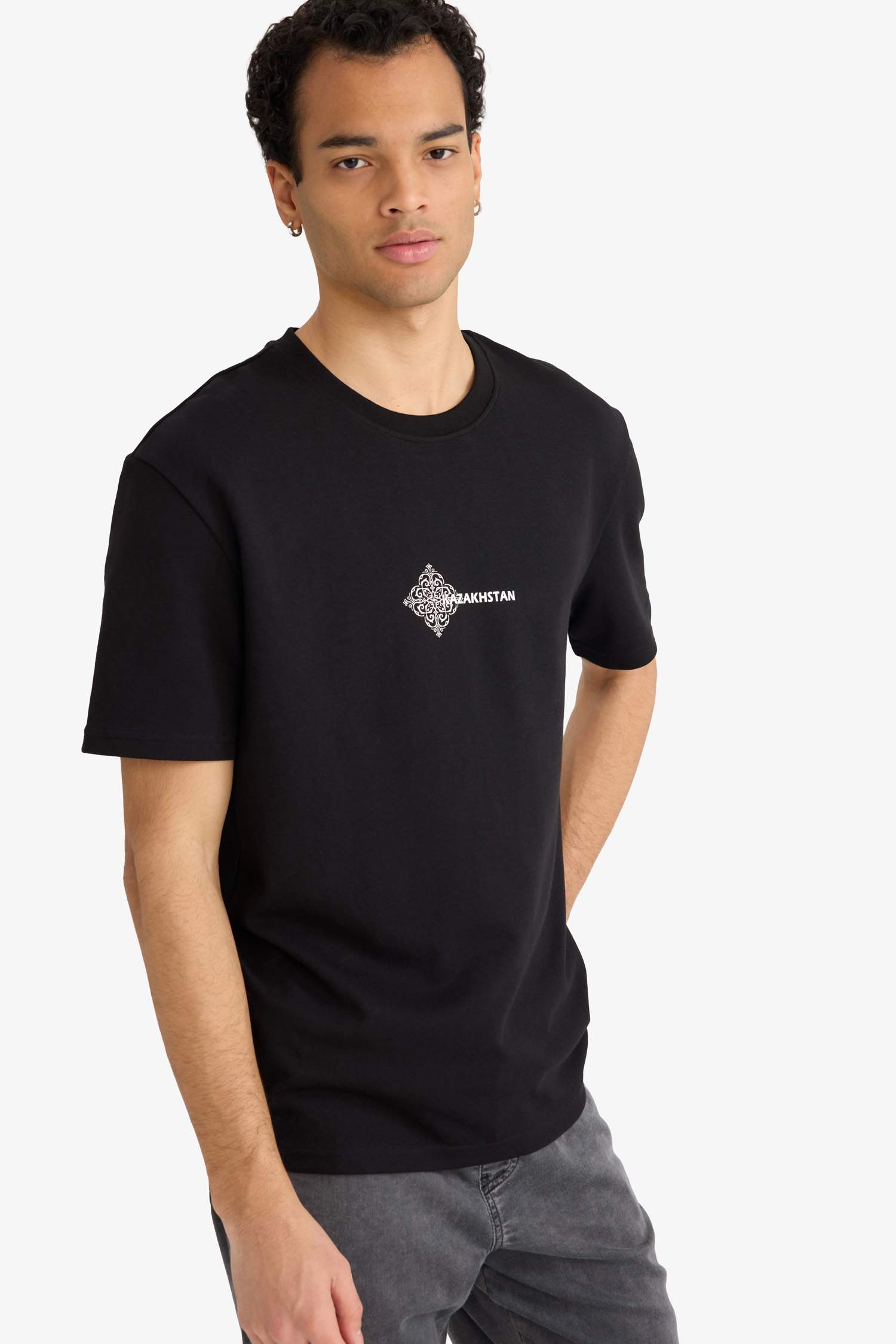 Ауа өткізетін суретті футболка