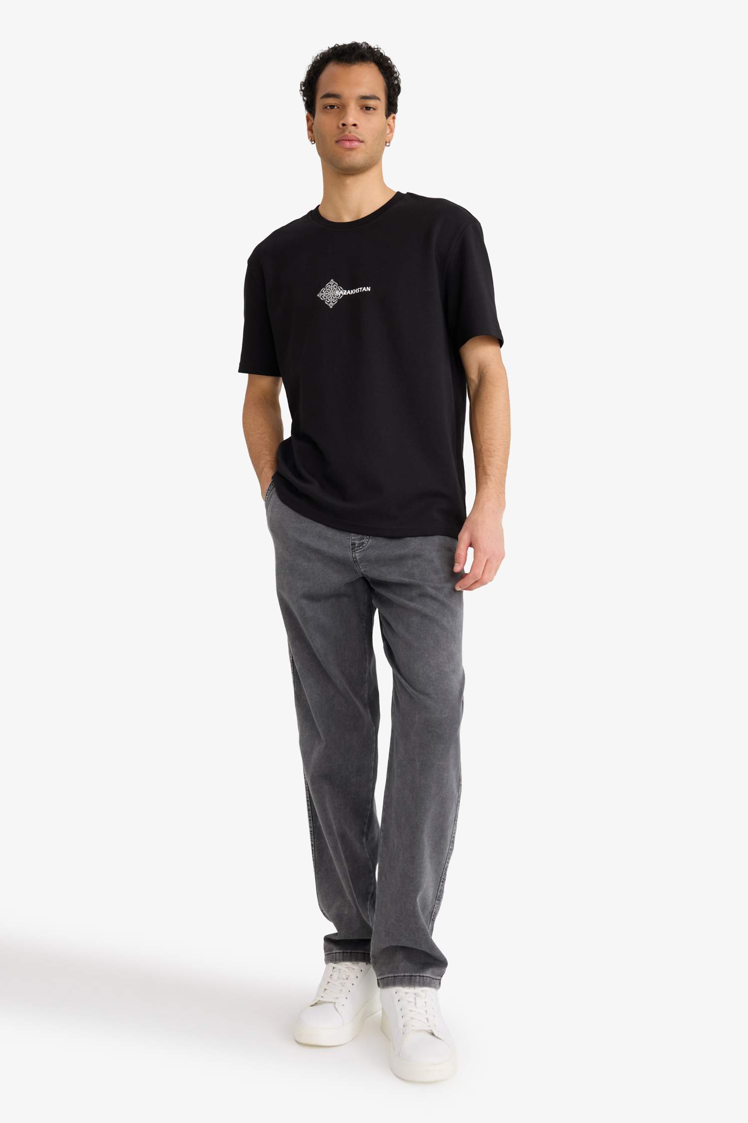 Ауа өткізетін суретті футболка