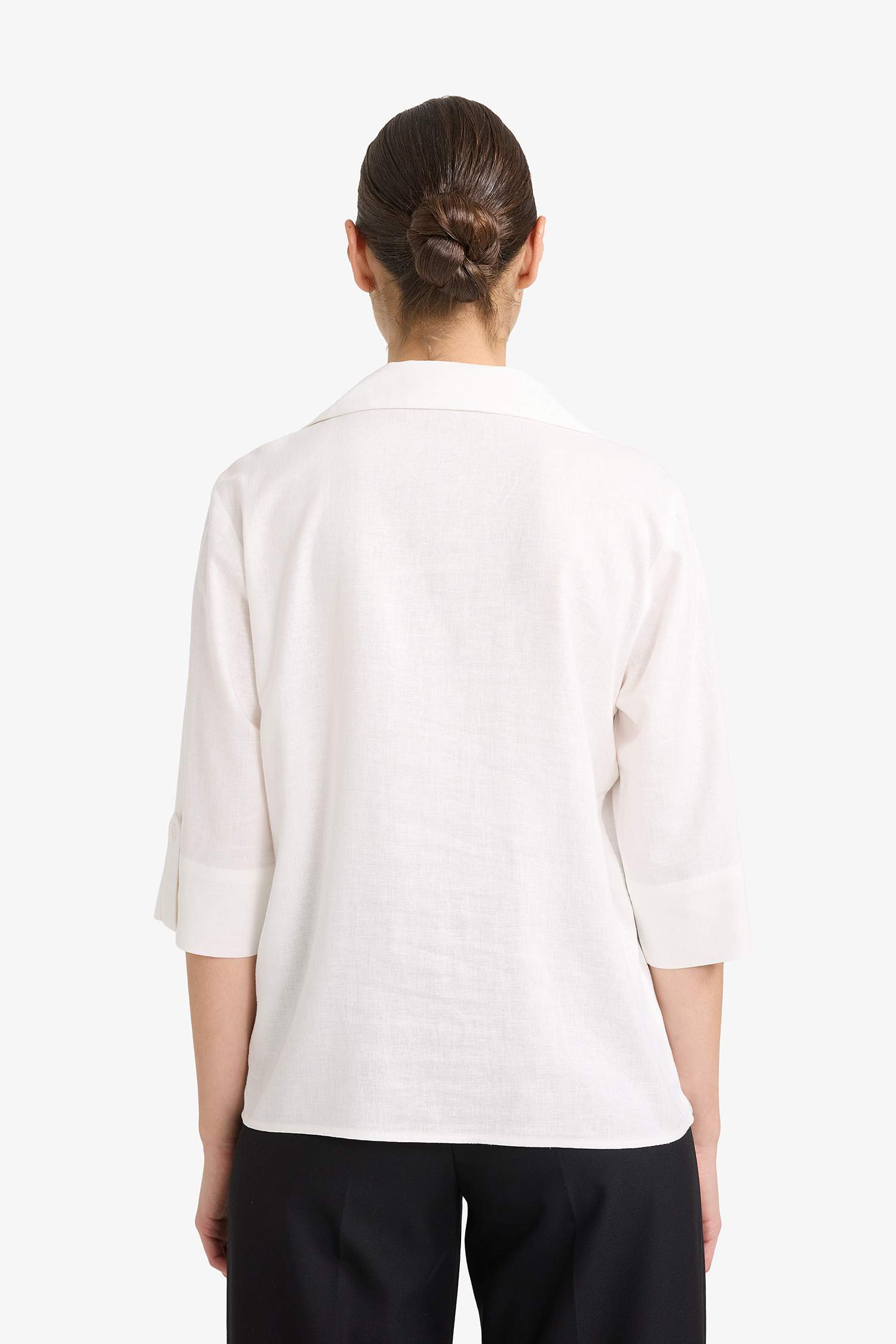 قميص نص كم من مزيج الكتان قصة عادية برقبة القلاب