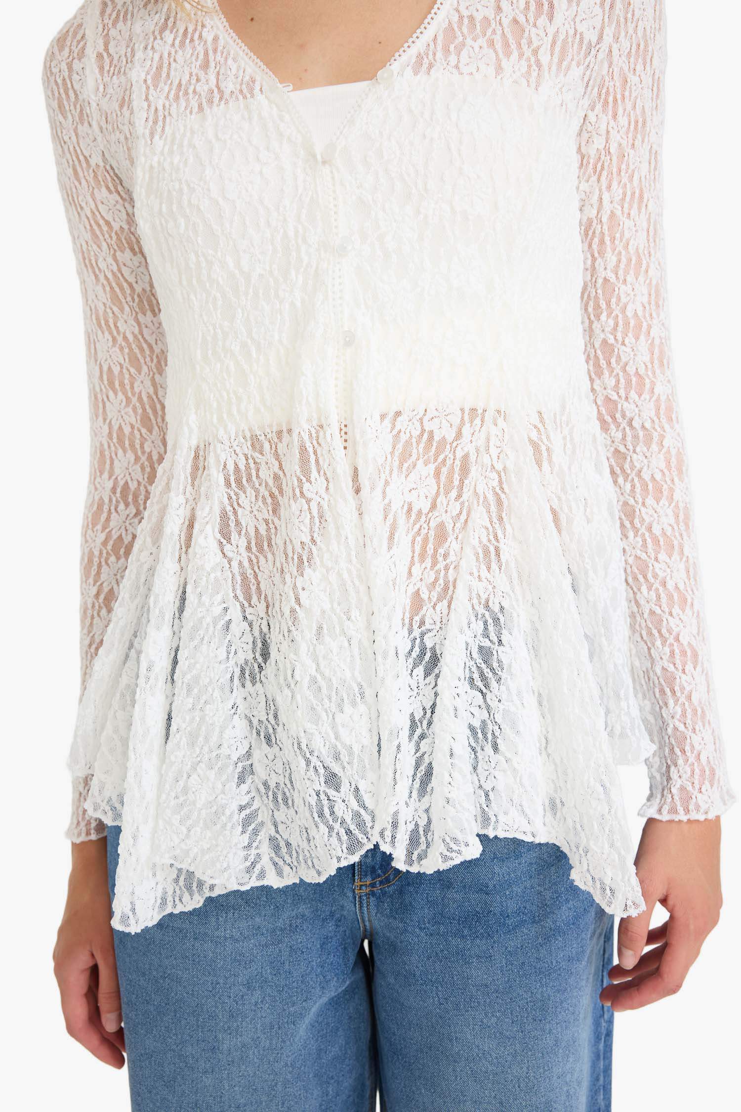 Fitted V Yaka Düğmeli Dantel Uzun Kollu Bluz