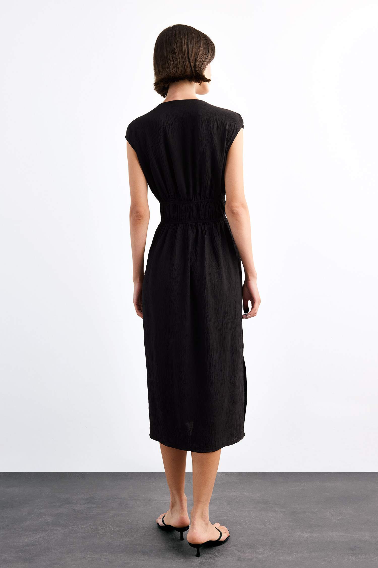 فستان ميدي كت برباط من الأمام