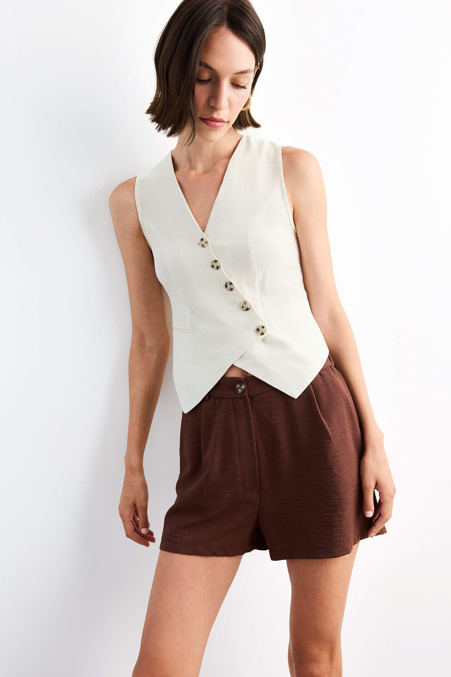 Slim Fit V-Neck Linen Vest