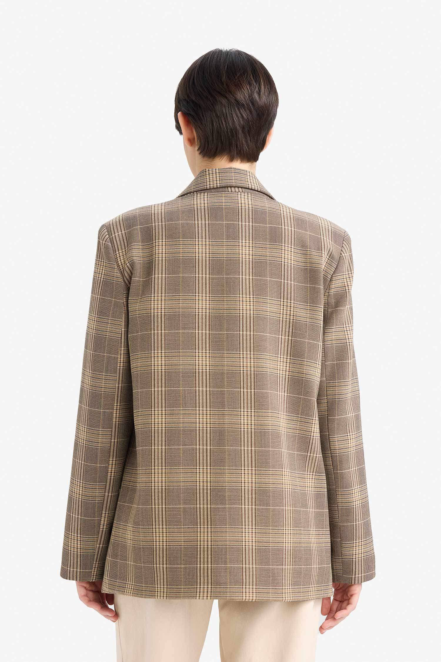 فيست بليزر قصة عادية بياقة بليزر