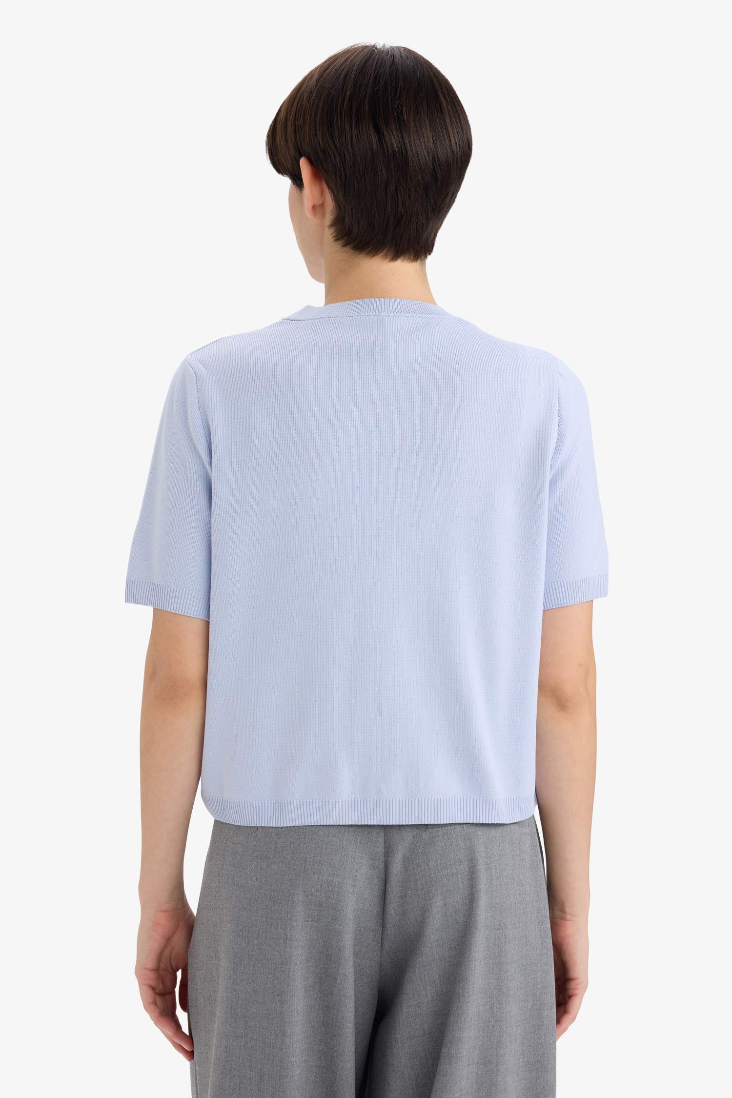 جاكيت تريكو قصة عادية بياقة مستديرة