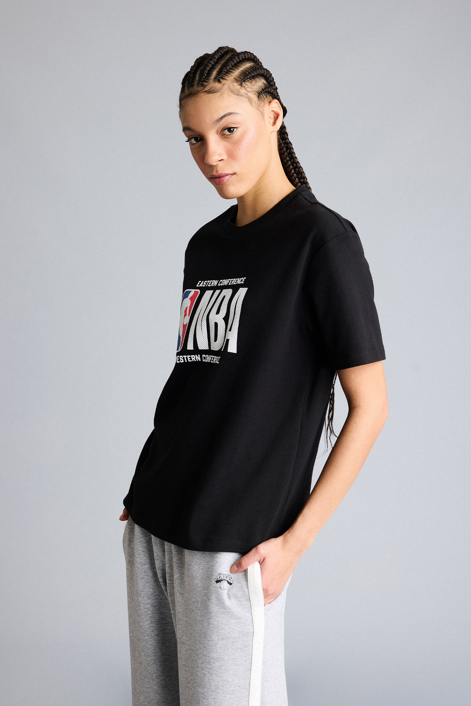DeFacto %100 Pamuk NBA Wordmark Relax Fıt Kısa Kollu Tişört görsel 3