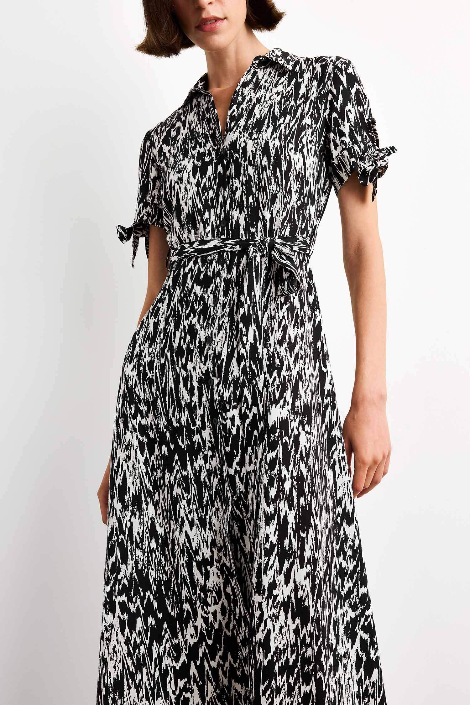 Desenli Kısa Kollu Midi Elbise