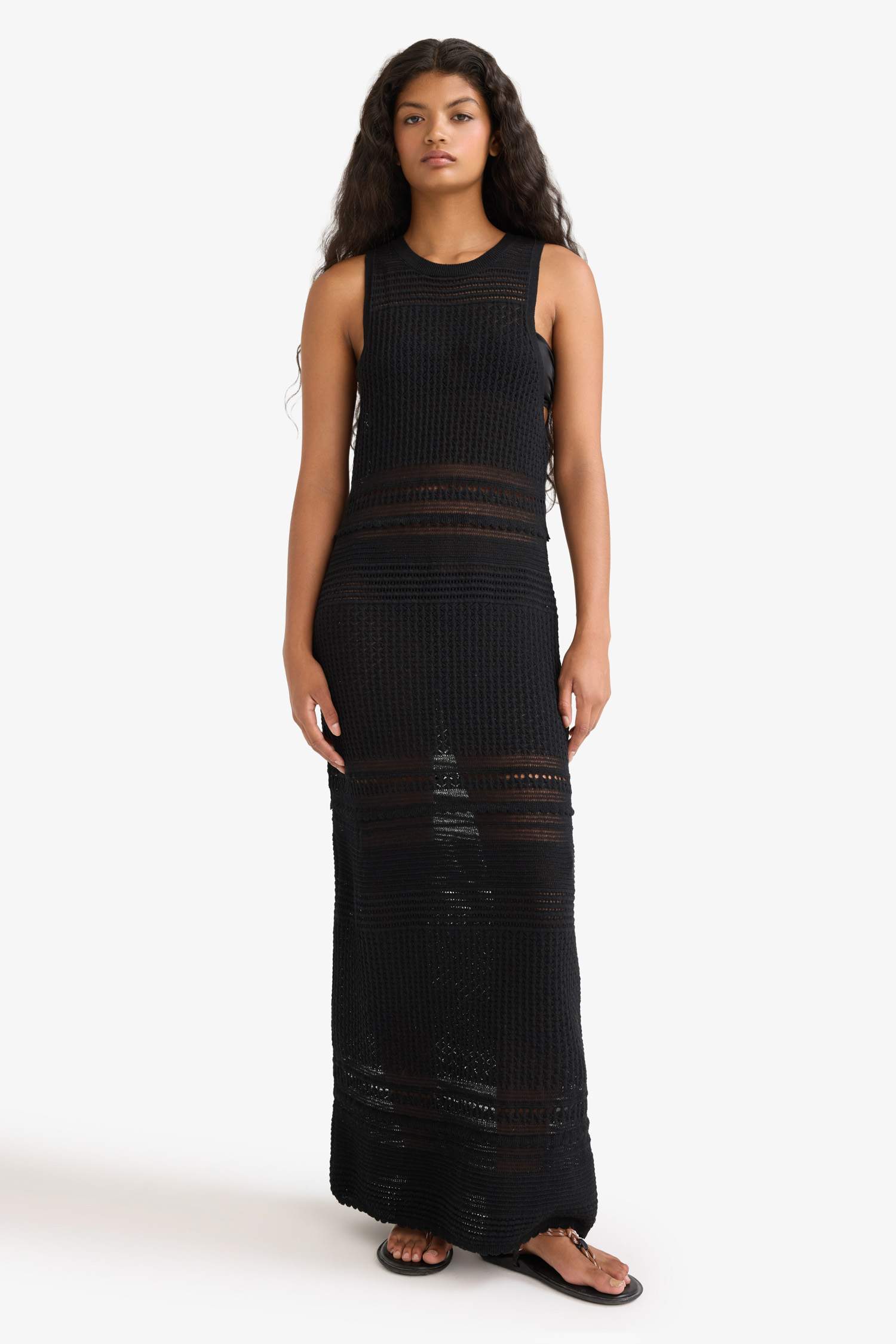 Slim Fit Dar Kesim Halter Yaka Kroşe Kolsuz Maxi Elbise