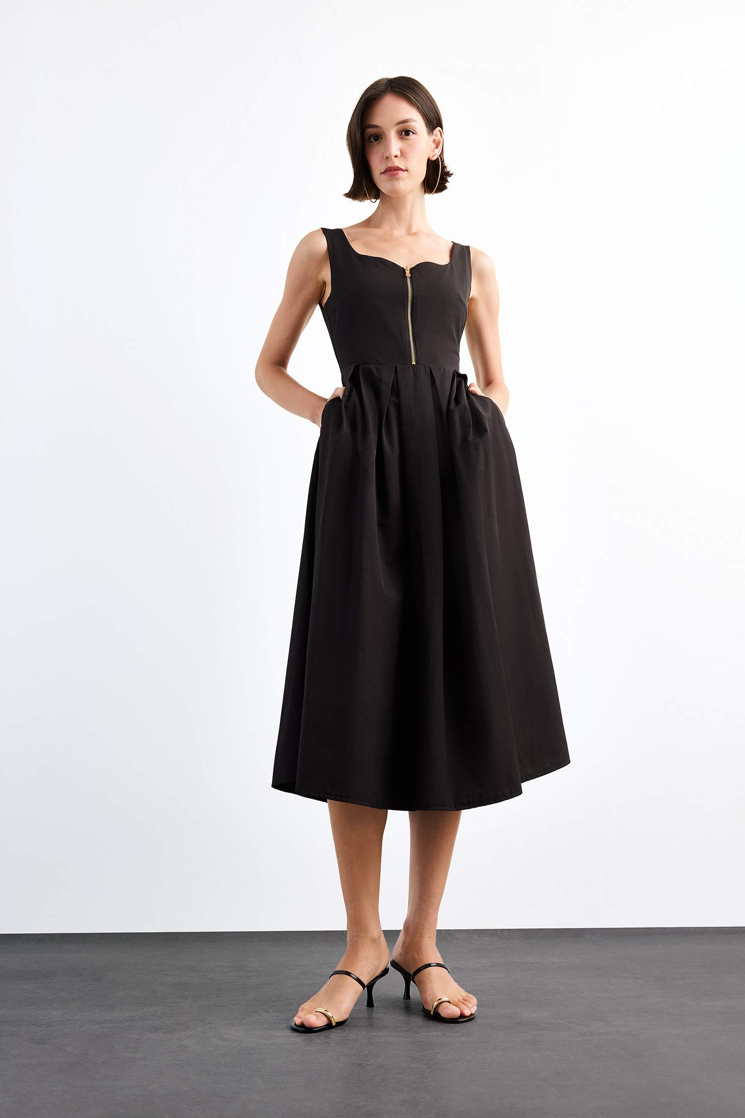 Sleeveless Long Dress