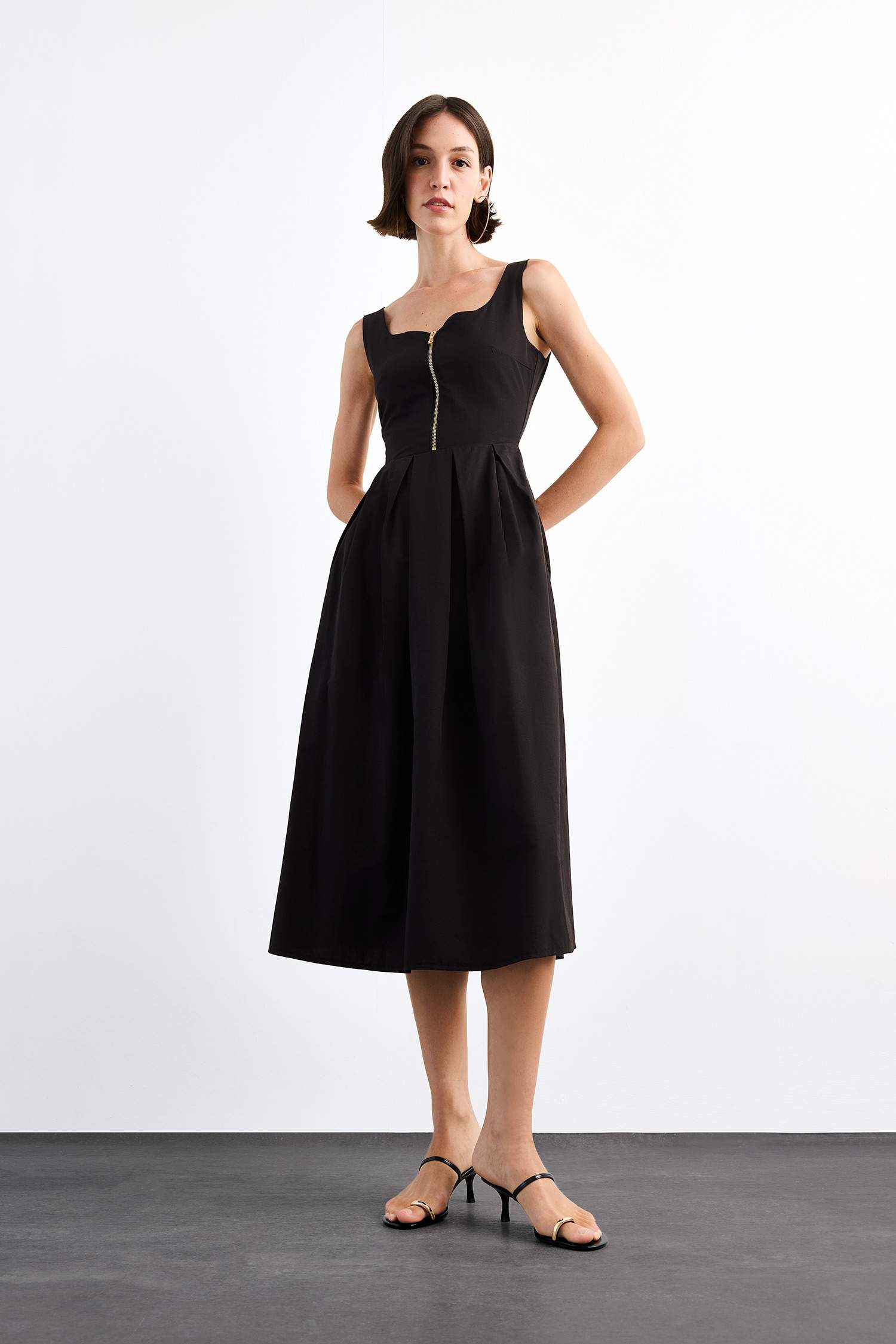 Sleeveless Long Dress