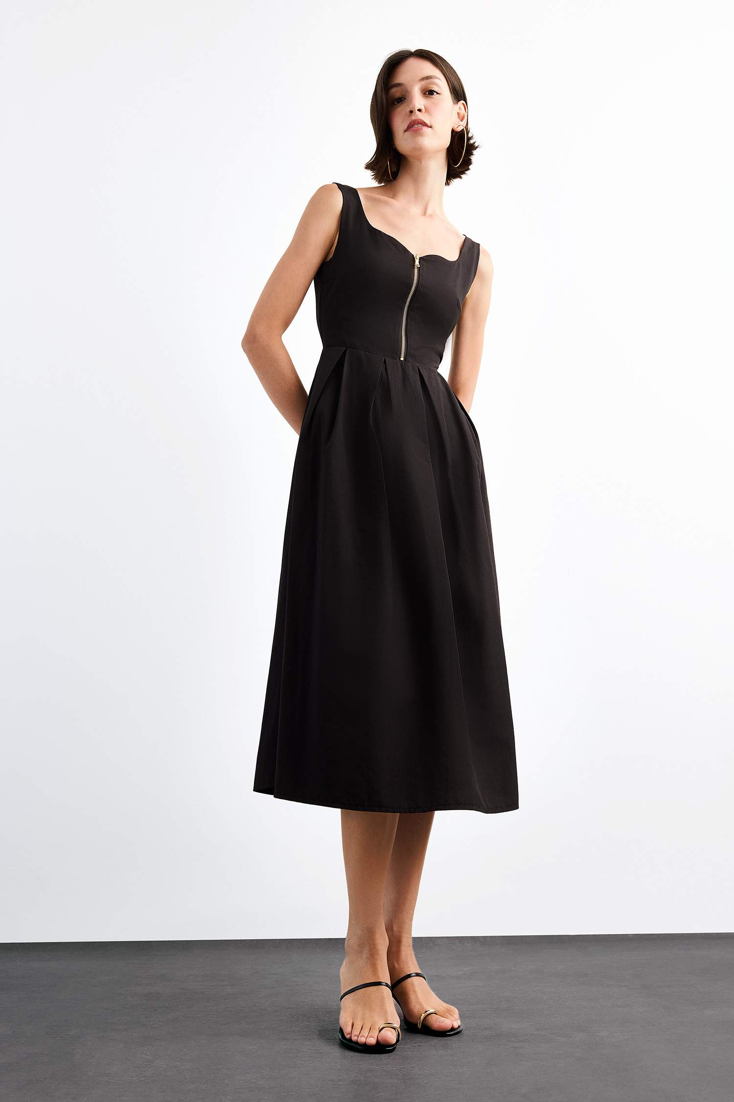 Sleeveless Long Dress