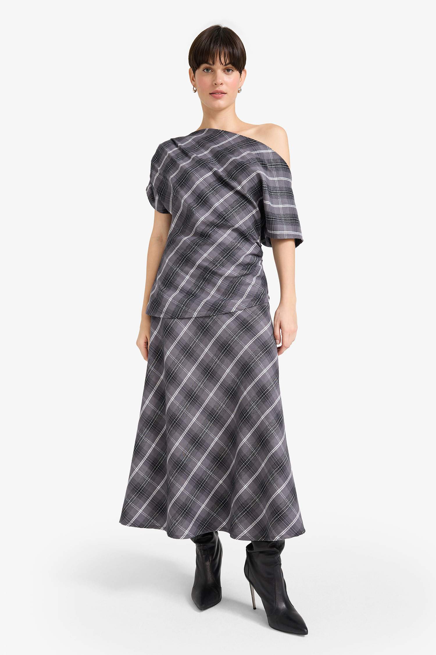 Regular Fit Boat Collar Plaid Short Sleeve Blouse