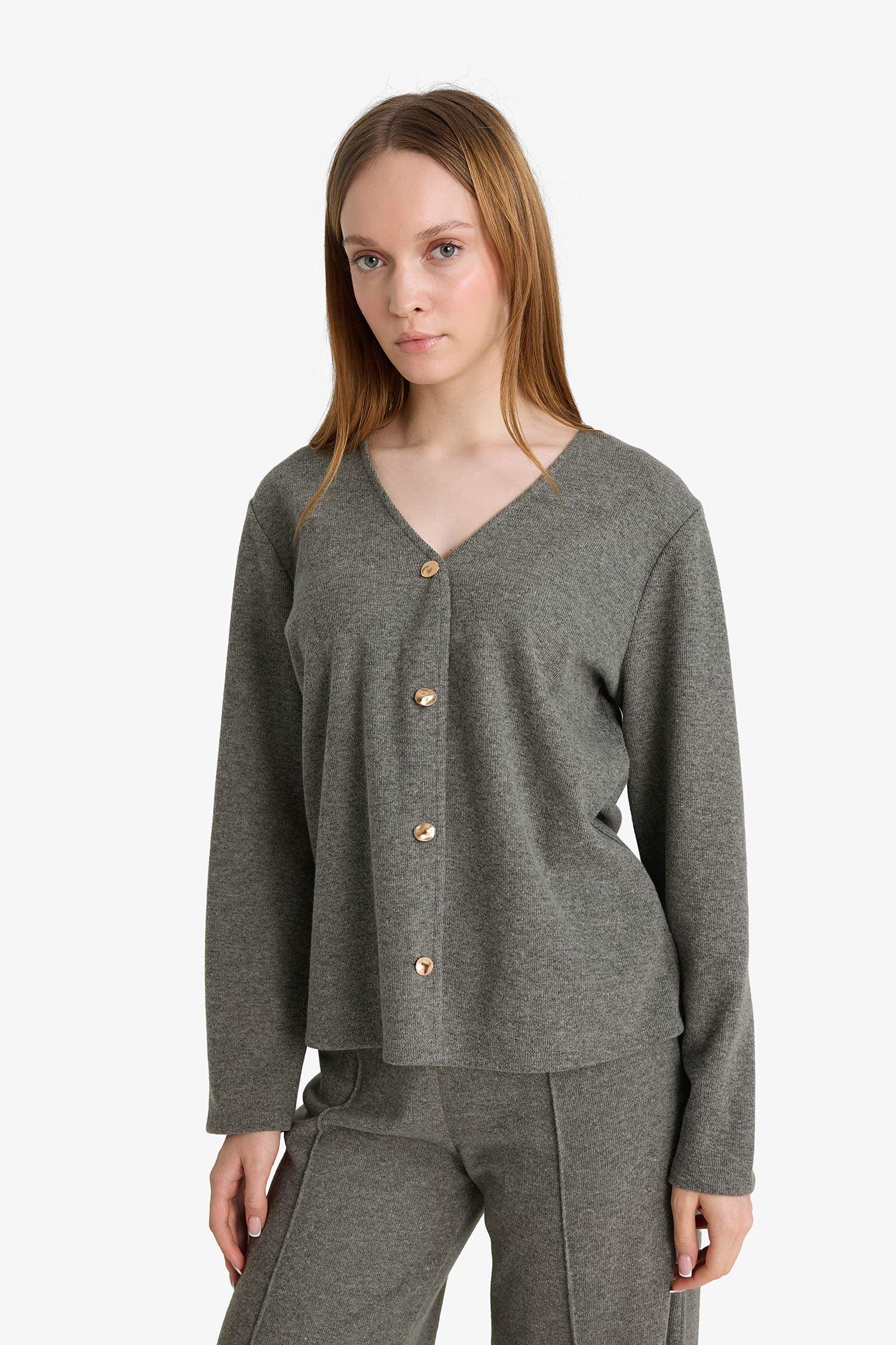 جاكيت تريكو بيكيه قصة عادية بياخة V