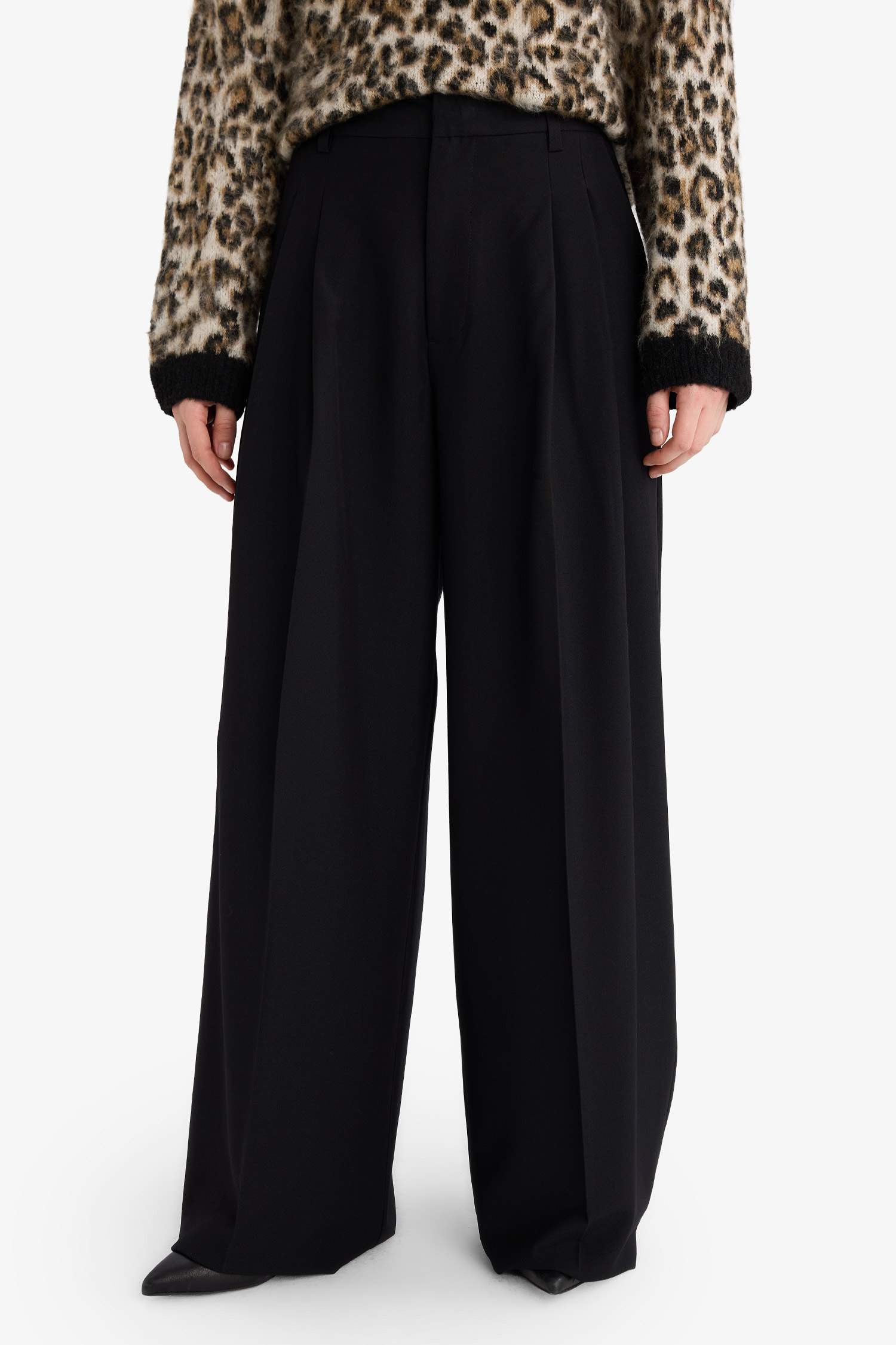 بنطلون وايد ليج برجل واسع بجيب وخصر عالي