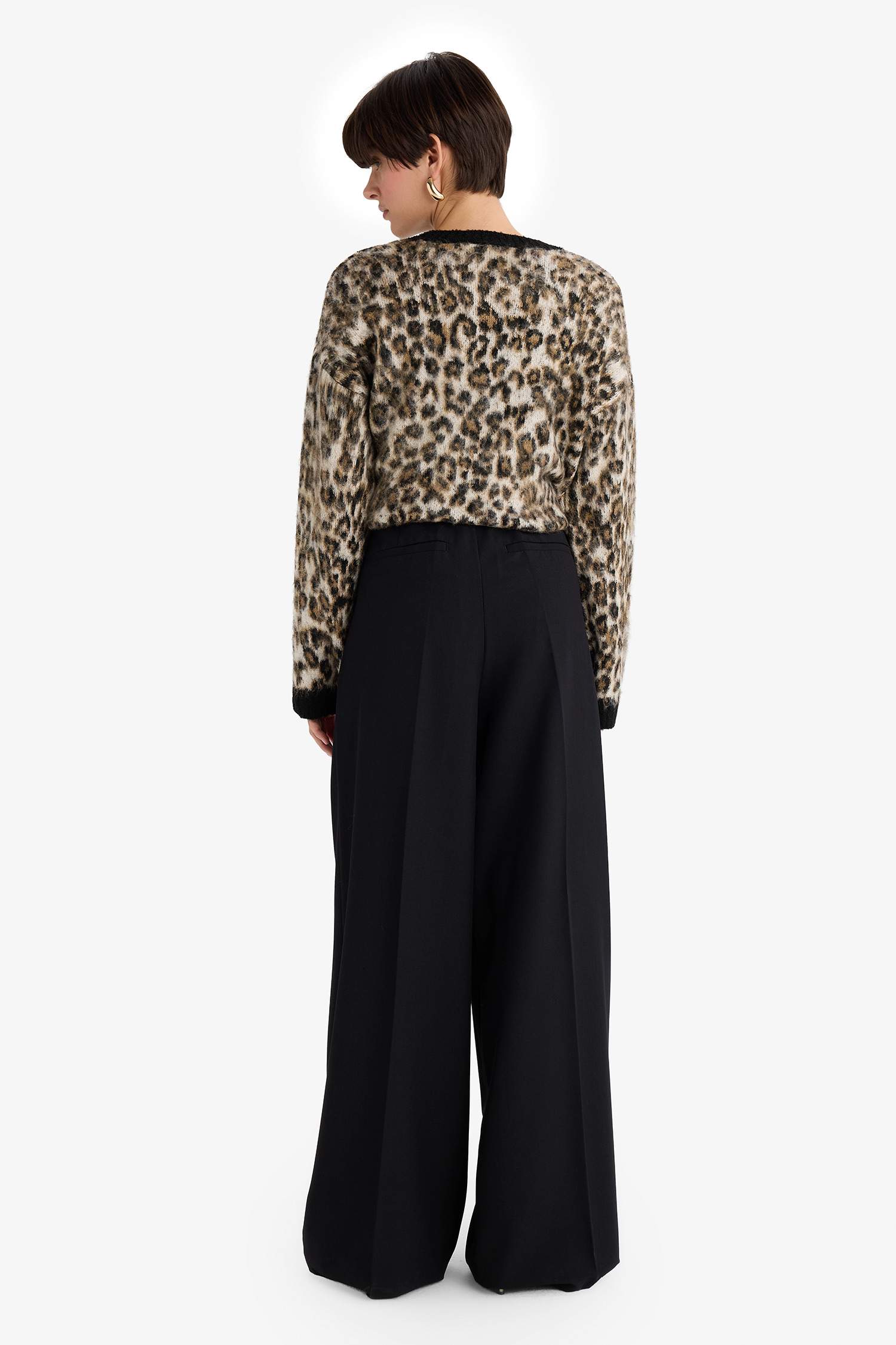 بنطلون وايد ليج برجل واسع بجيب وخصر عالي