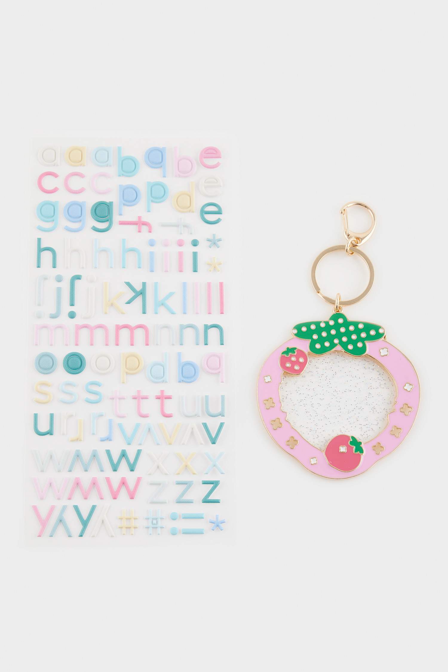 Kadın Çilek Temalı Harfli Charm Anahtarlık 