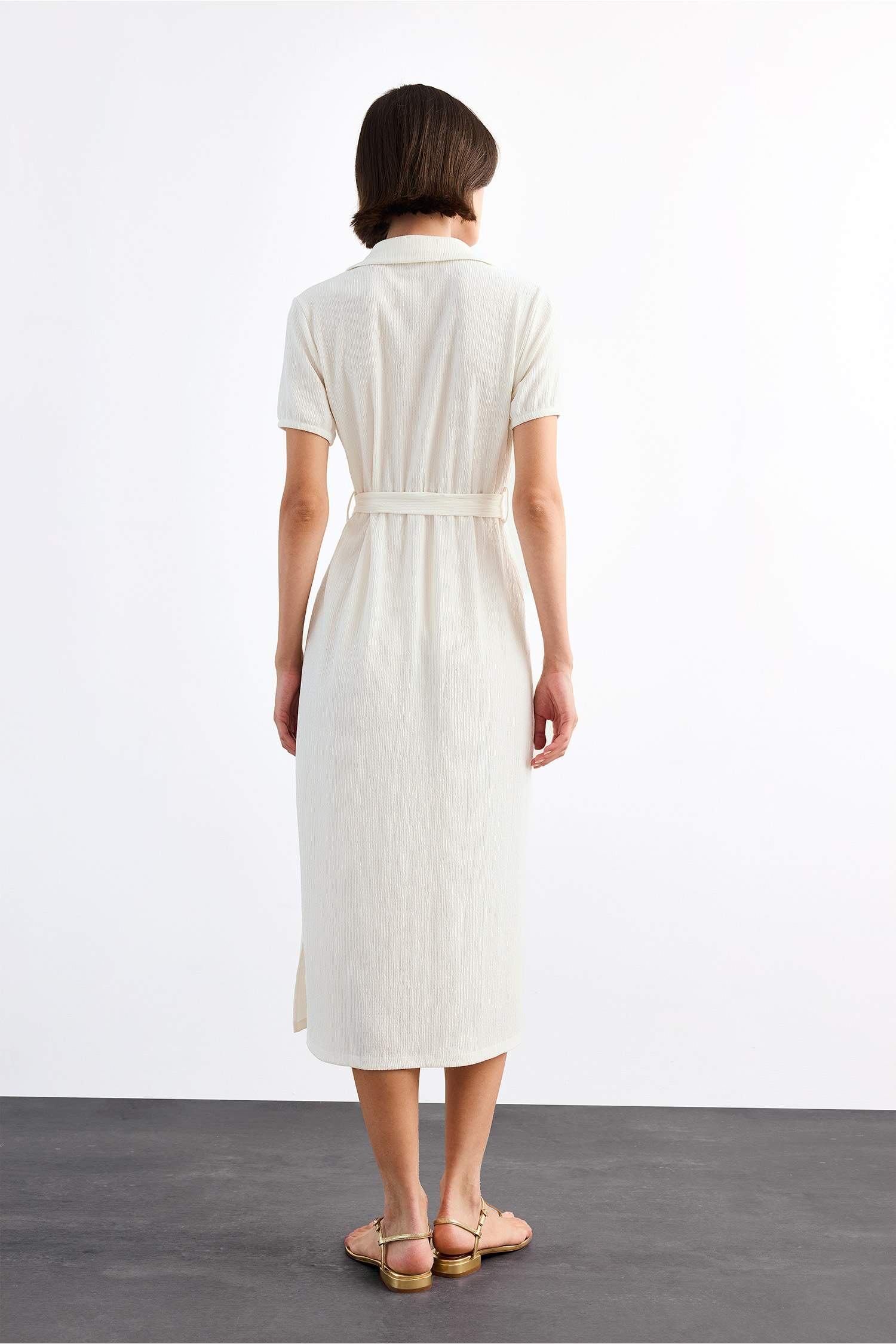 Gömlek Yaka Kemerli Kısa Kollu Midi Elbise 