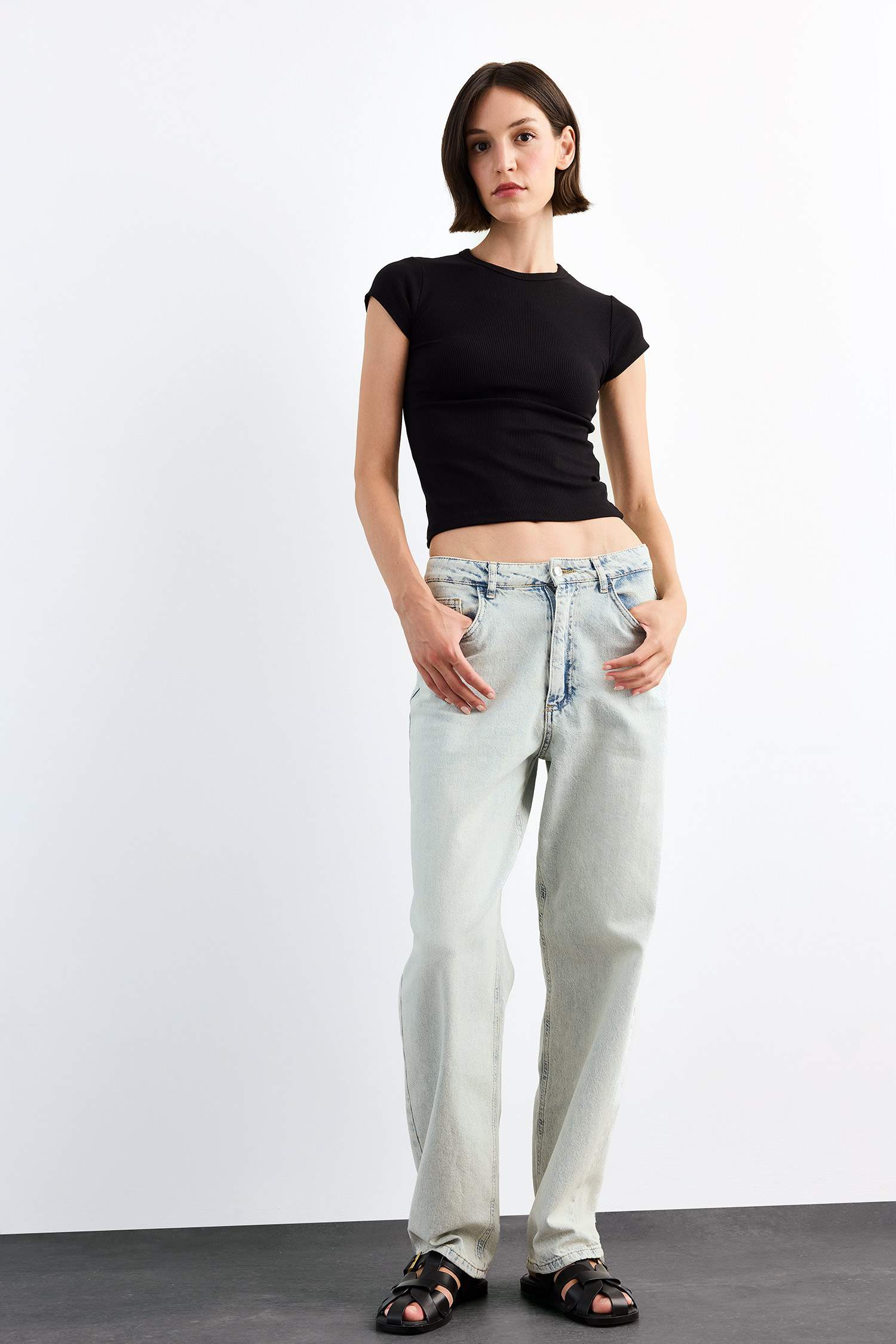 Bisiklet Yaka Kısa Kollu Tişört