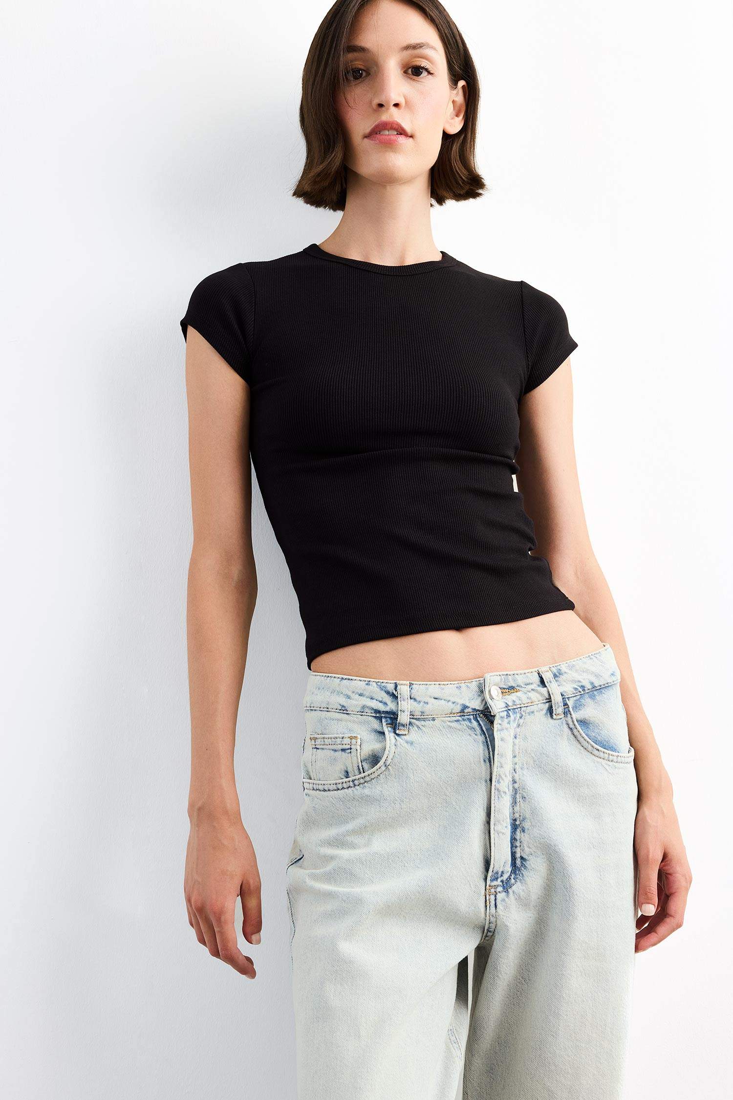 Bisiklet Yaka Kısa Kollu Tişört