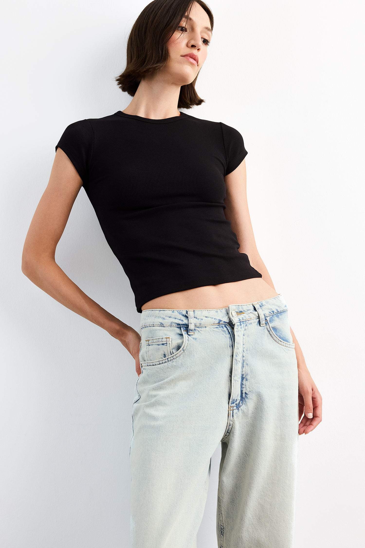 Bisiklet Yaka Kısa Kollu Tişört