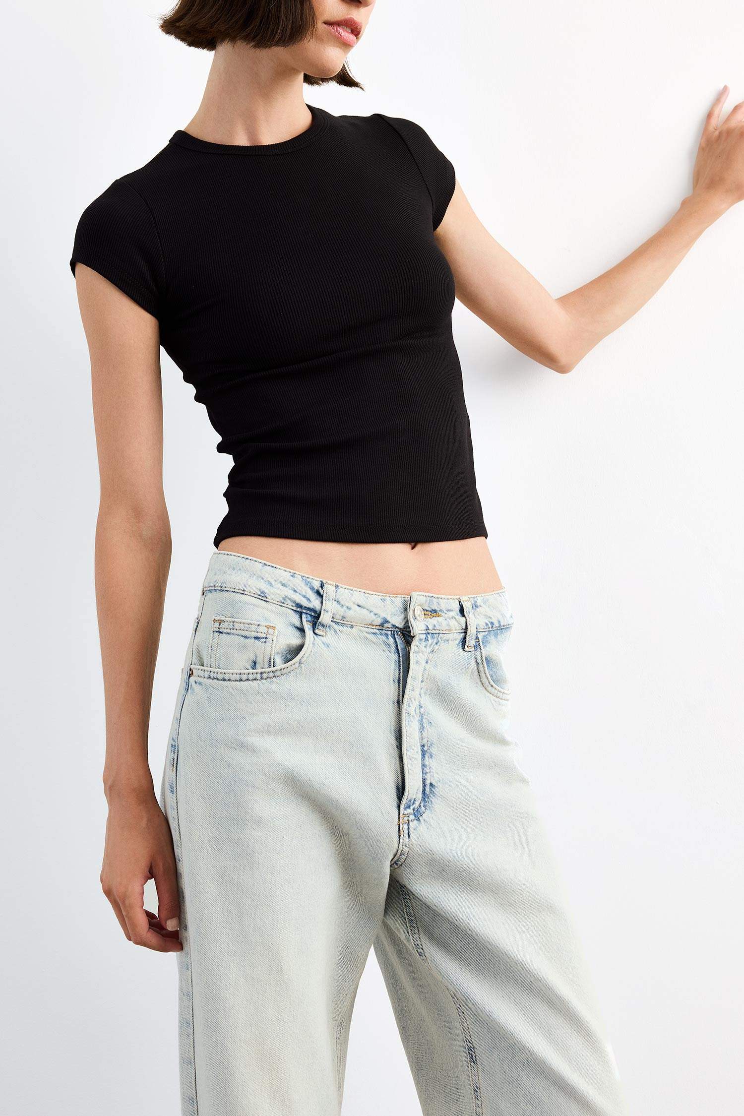 Bisiklet Yaka Kısa Kollu Tişört