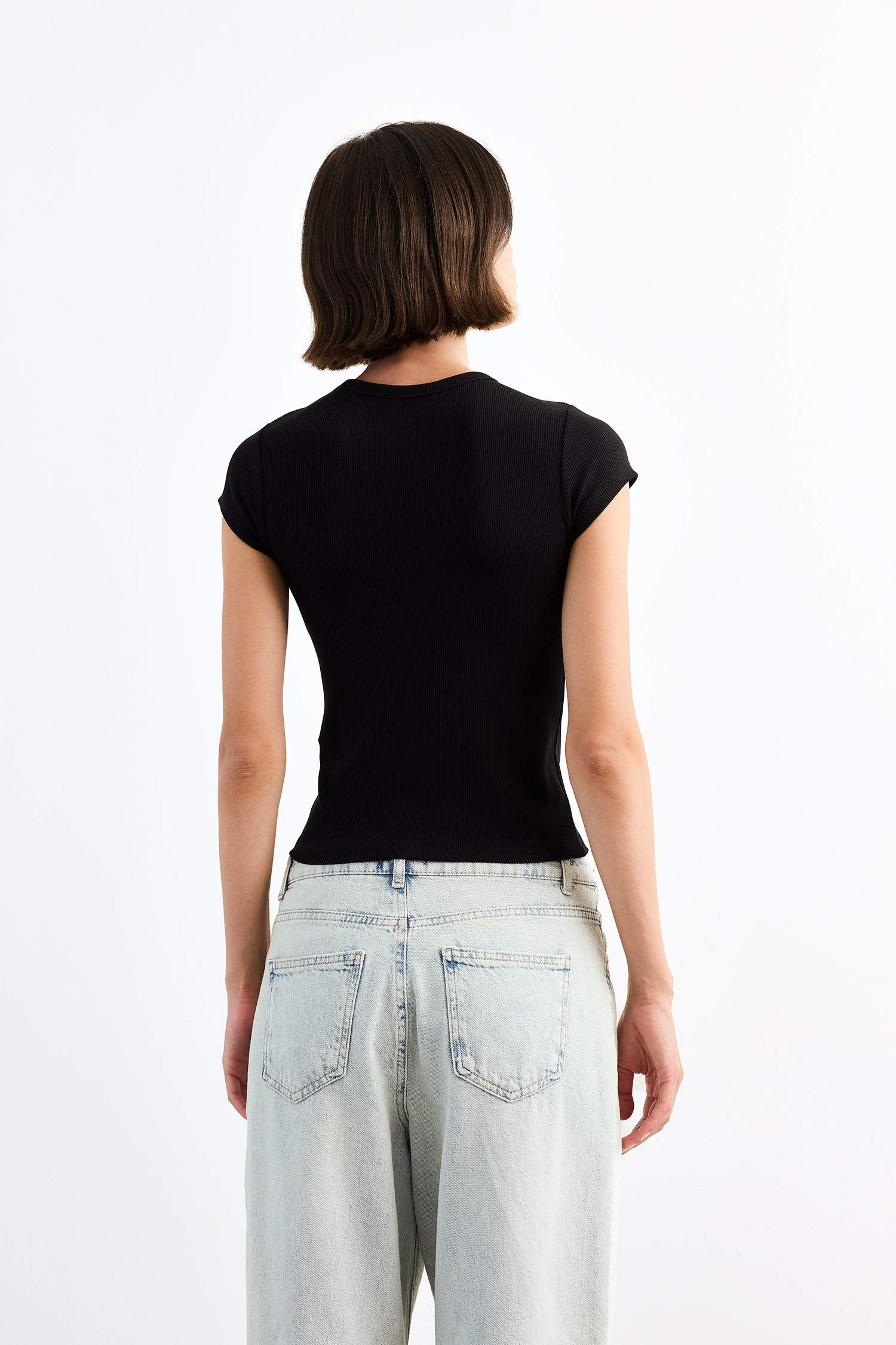 Bisiklet Yaka Kısa Kollu Tişört