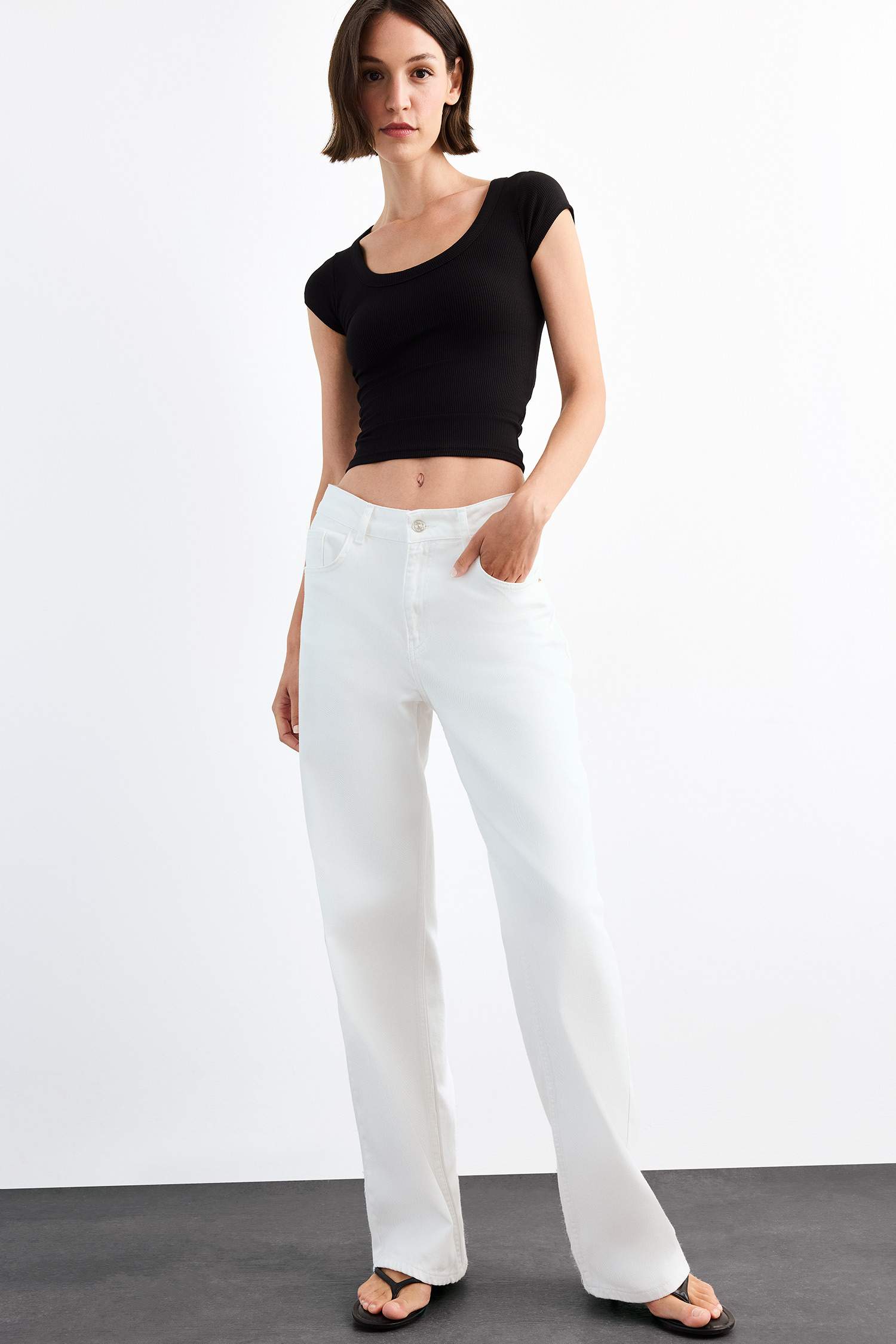 Bisiklet Yaka Kısa Kollu Tişört