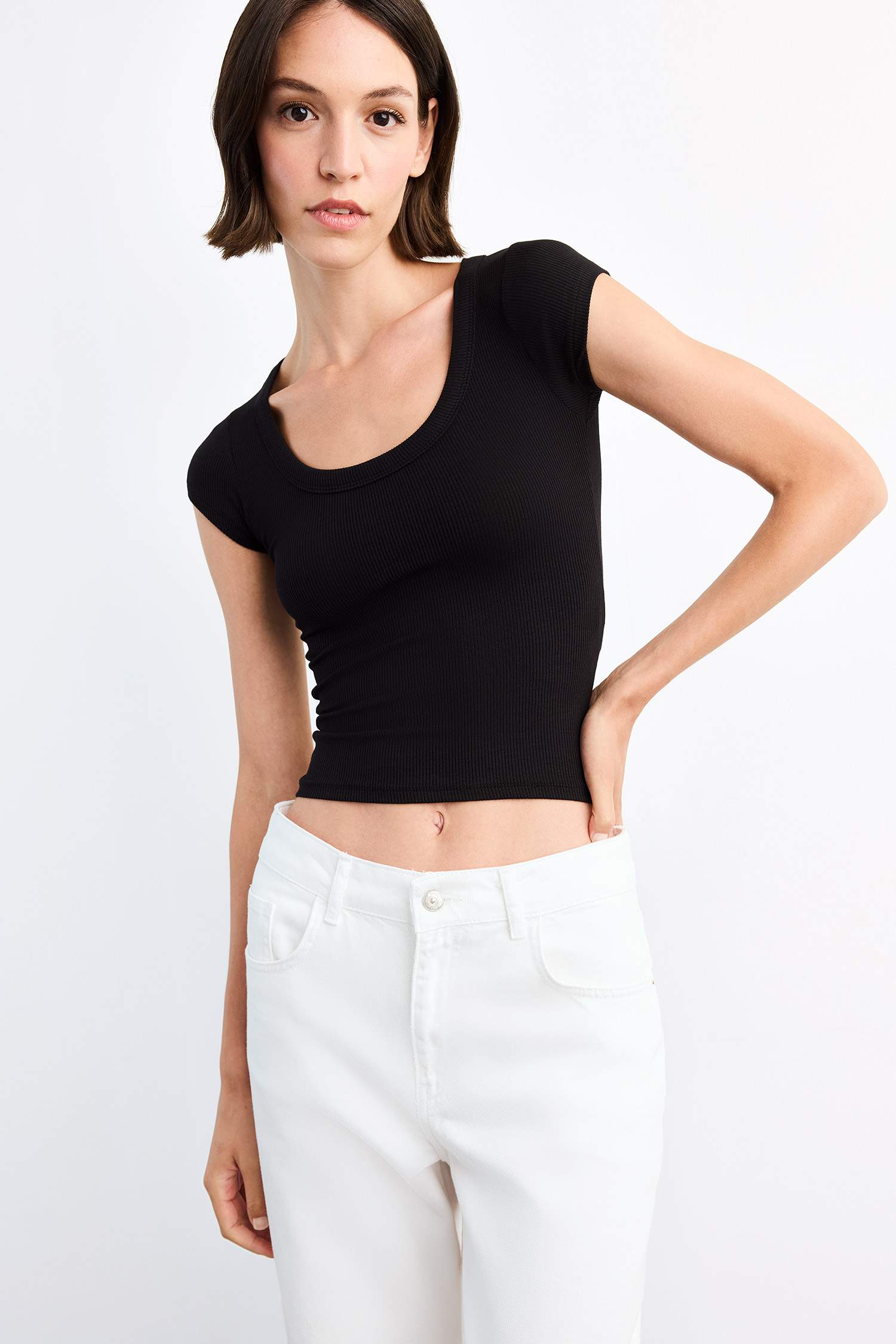 Bisiklet Yaka Kısa Kollu Tişört