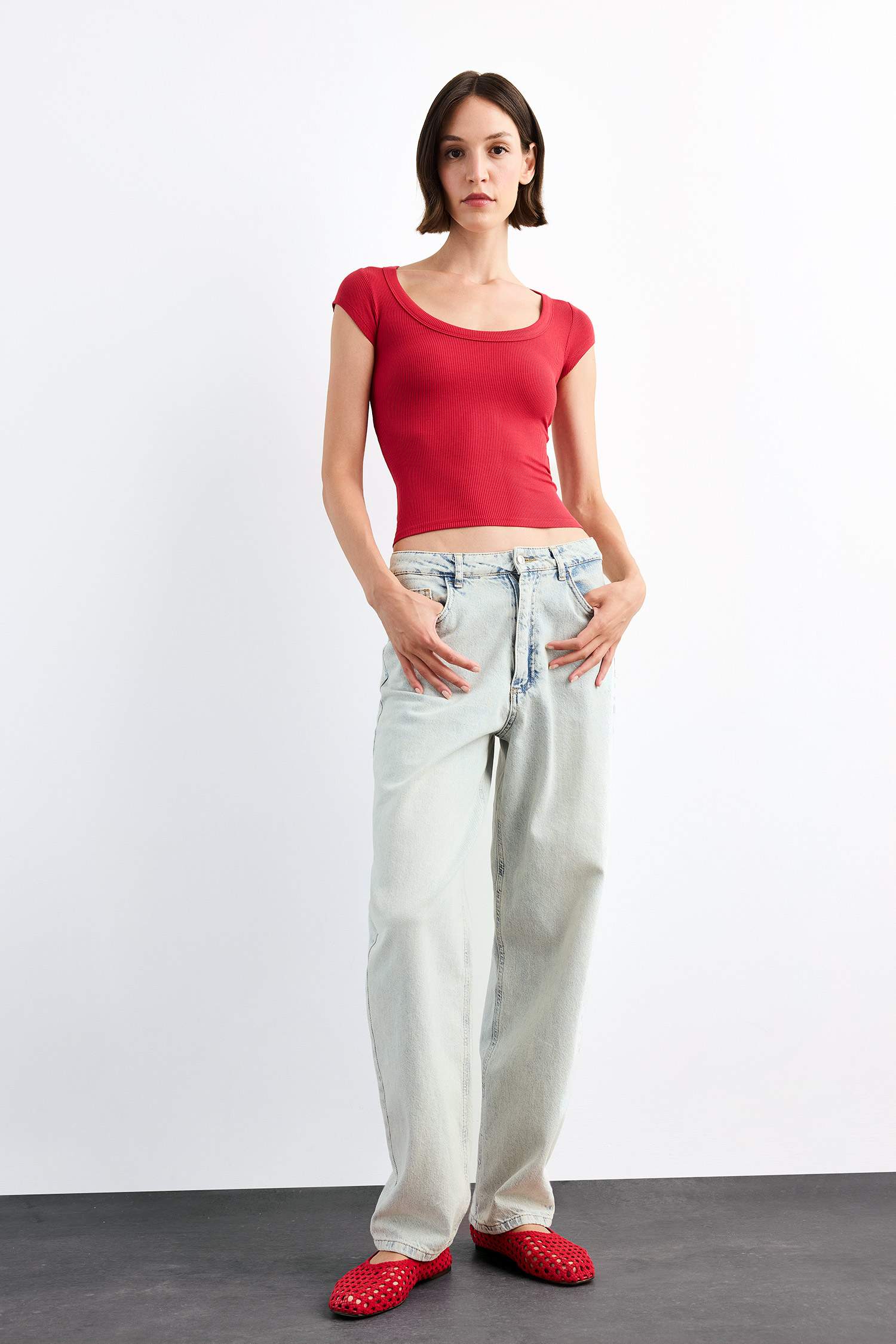 Bisiklet Yaka Kısa Kollu Tişört