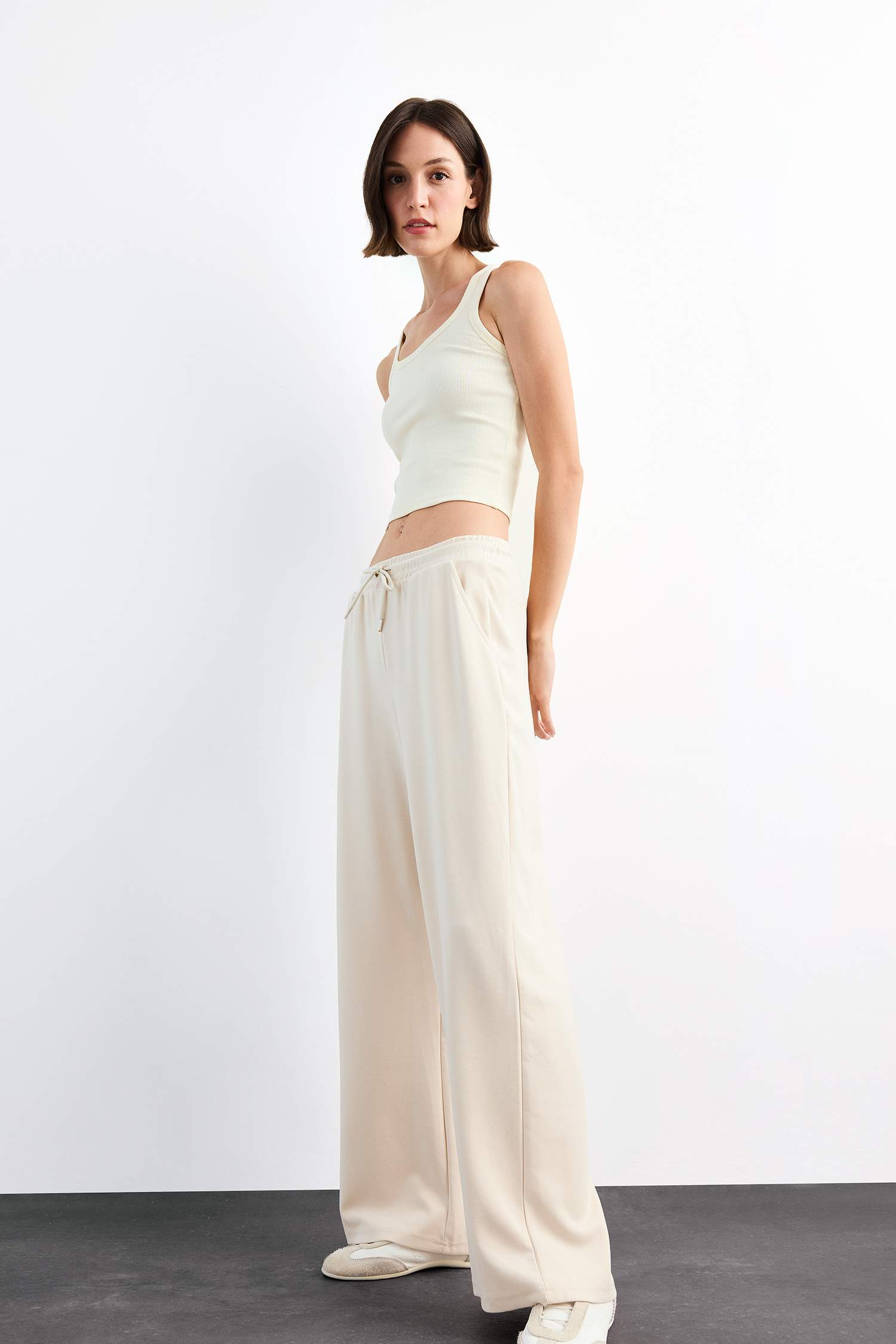 Relax Fit Beli Lastikli Düz Paça Modal Pantolon